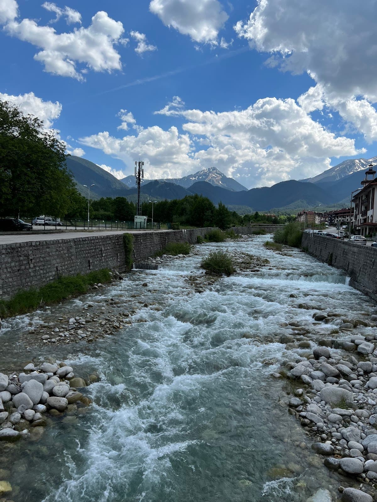 Glazne River Promenade - Image 1