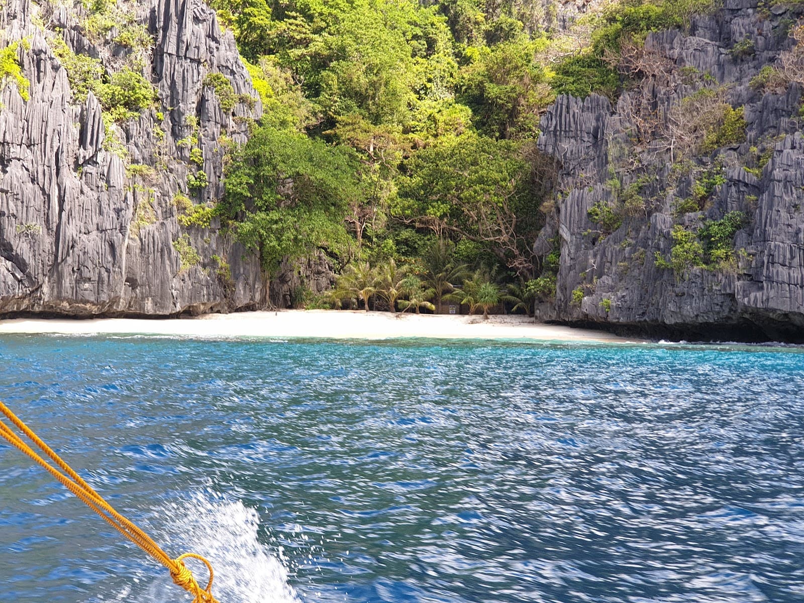 Tapiutan Strait - Image 1