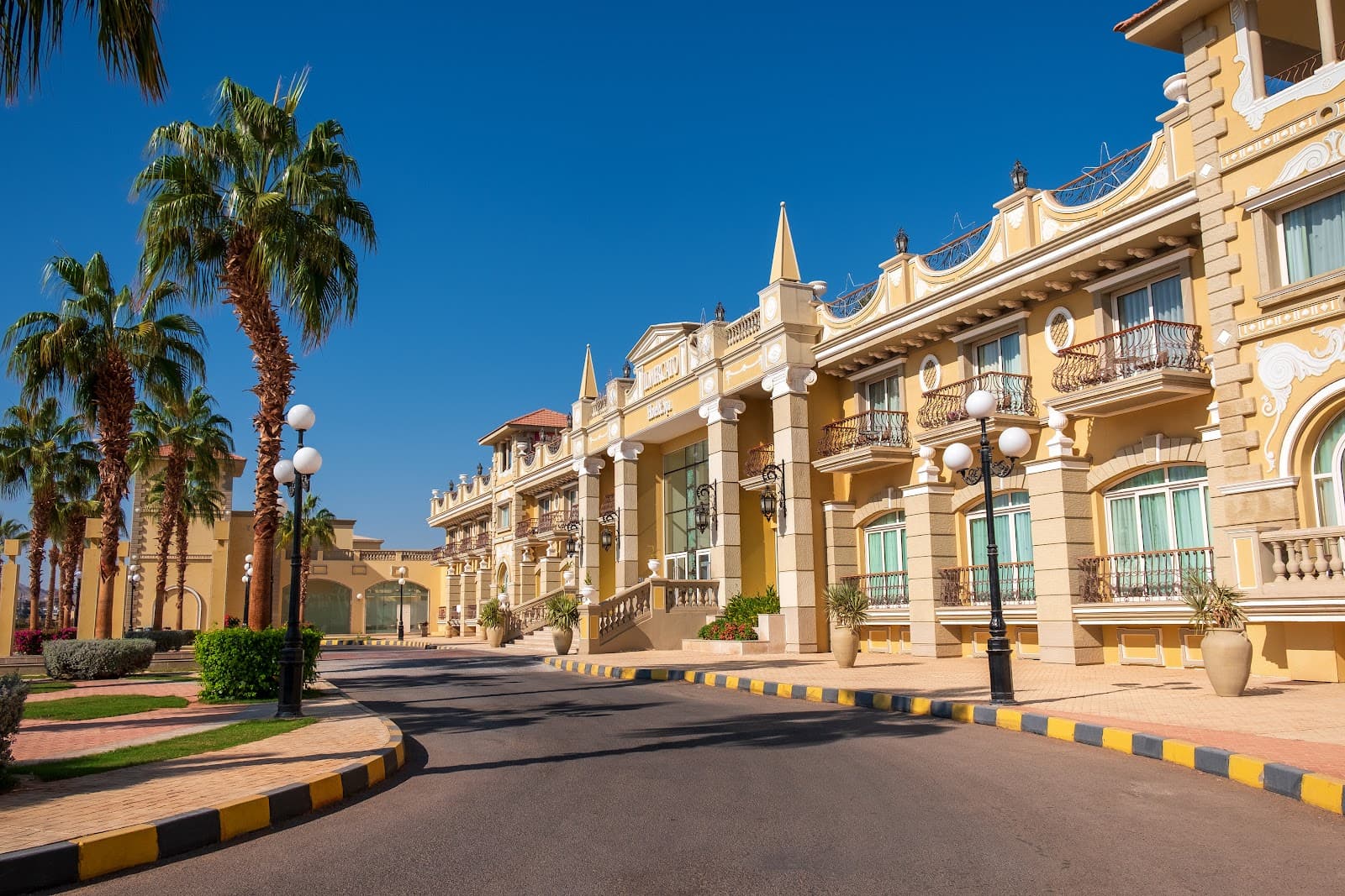 Il Mercato Promenade - Image 1