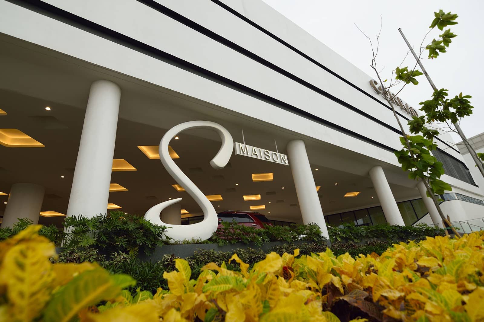 Chic Boutiques & Lifestyle Shops