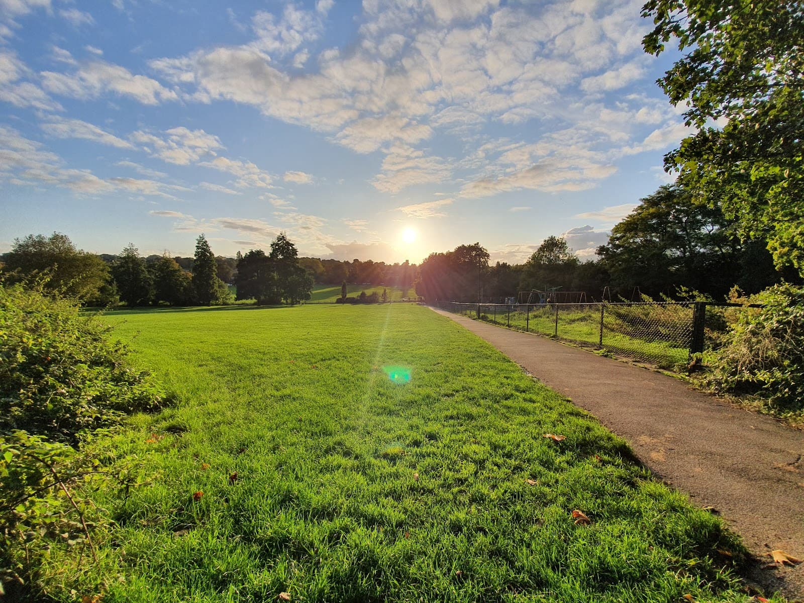 Queensmead, Shortlands - Image 1