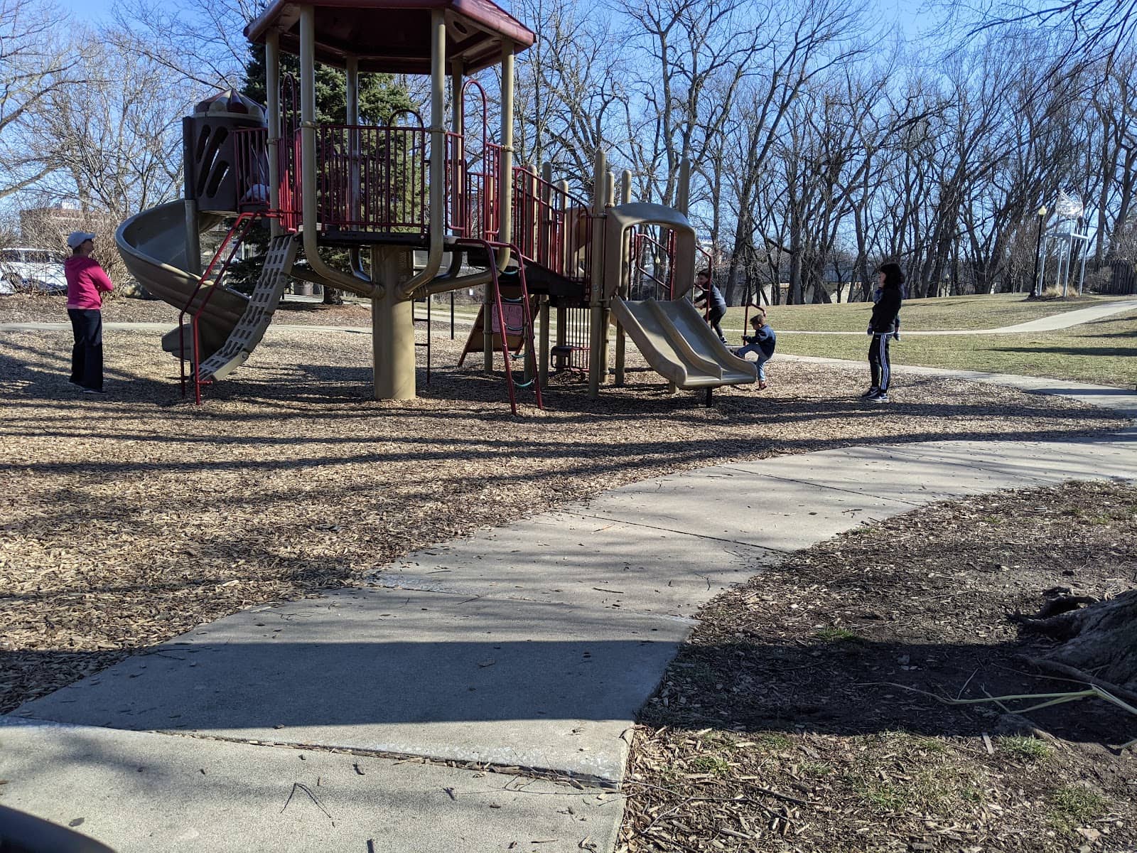 River Overlook & Trails