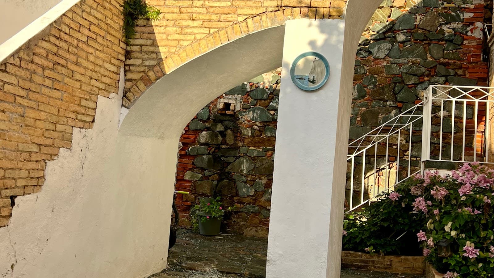 7 Arches Museum - Image 1