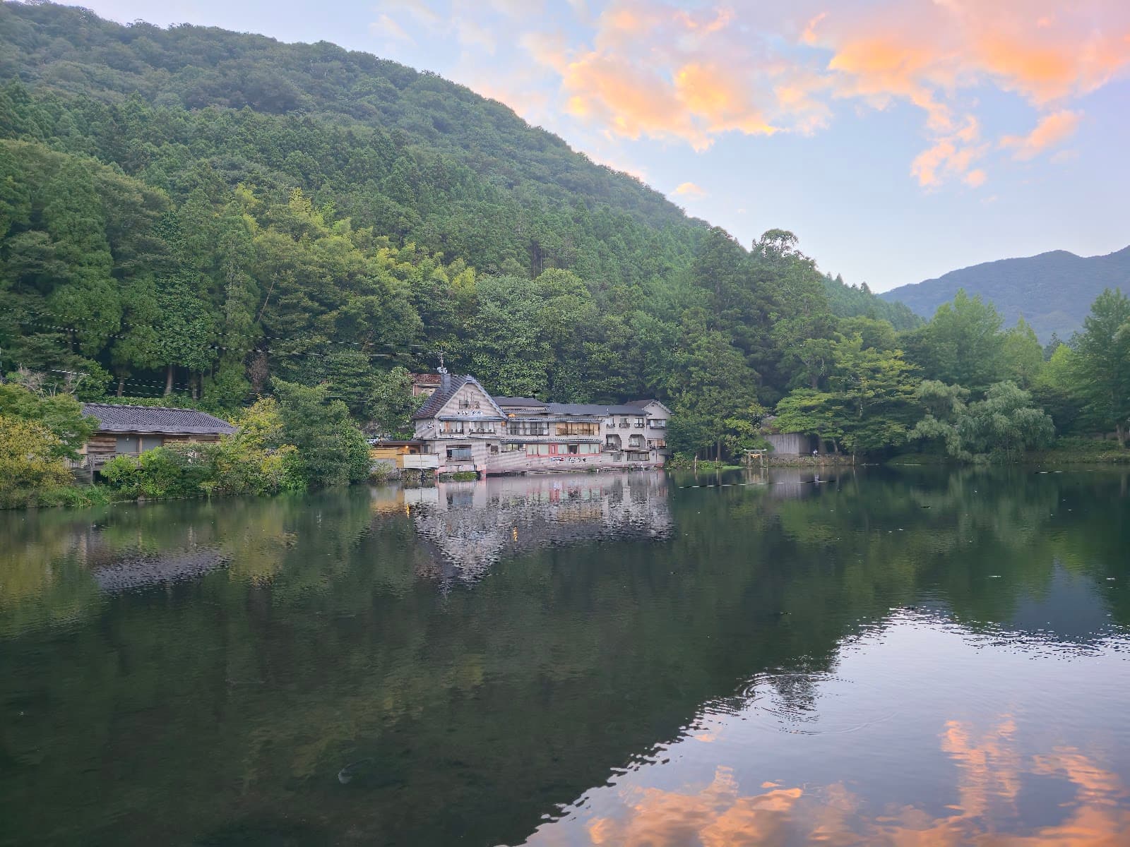 Kinrin Lake - Image 1