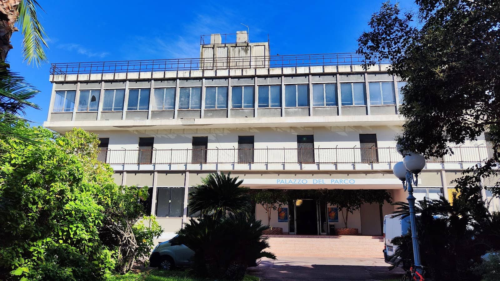 Refined Dining Experience