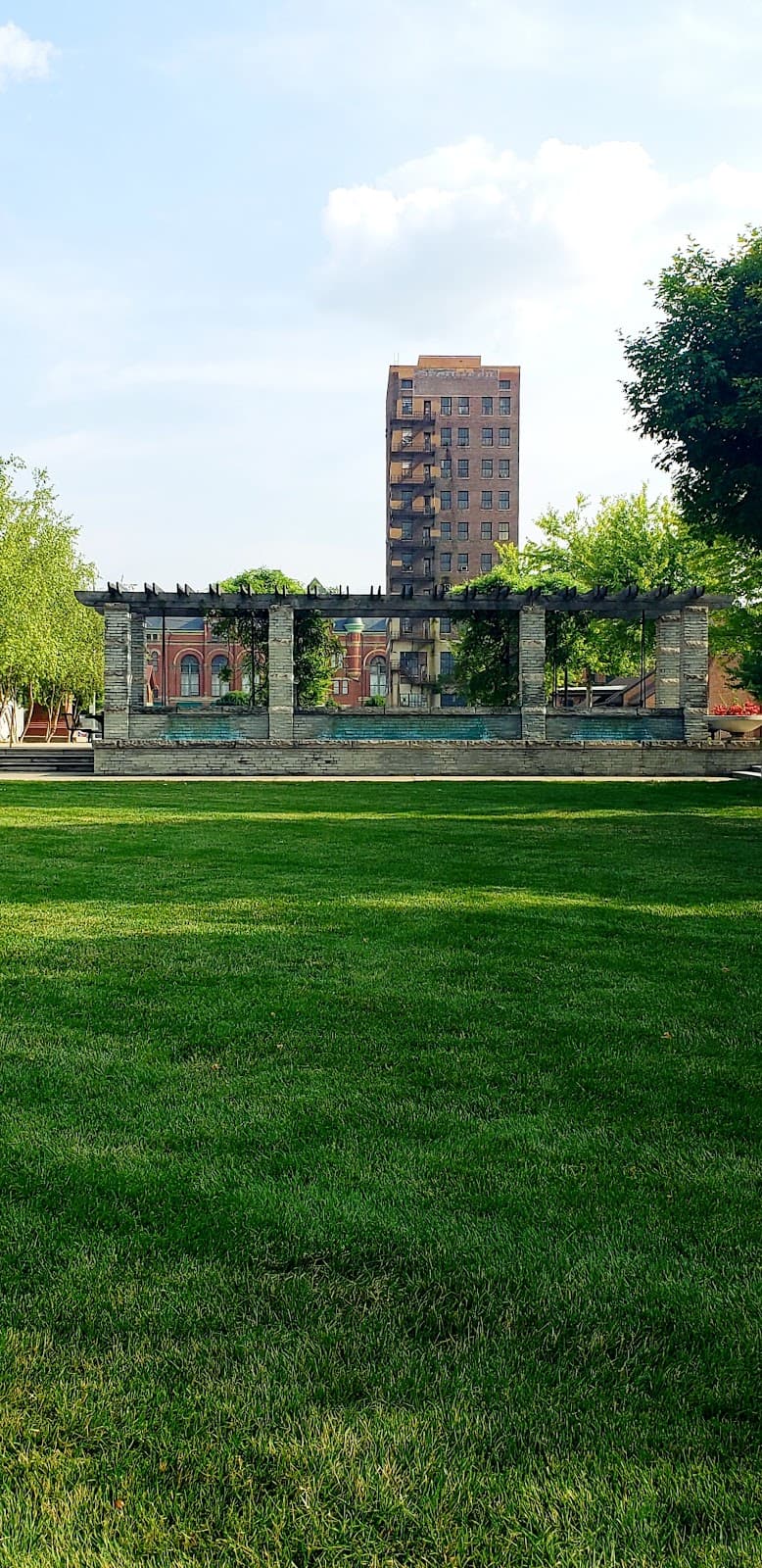 National Road Commons - Image 1