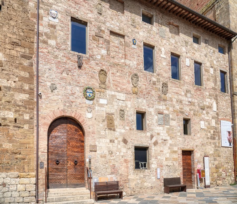 Palazzo Pretorio (Colle Alta) - Image 1