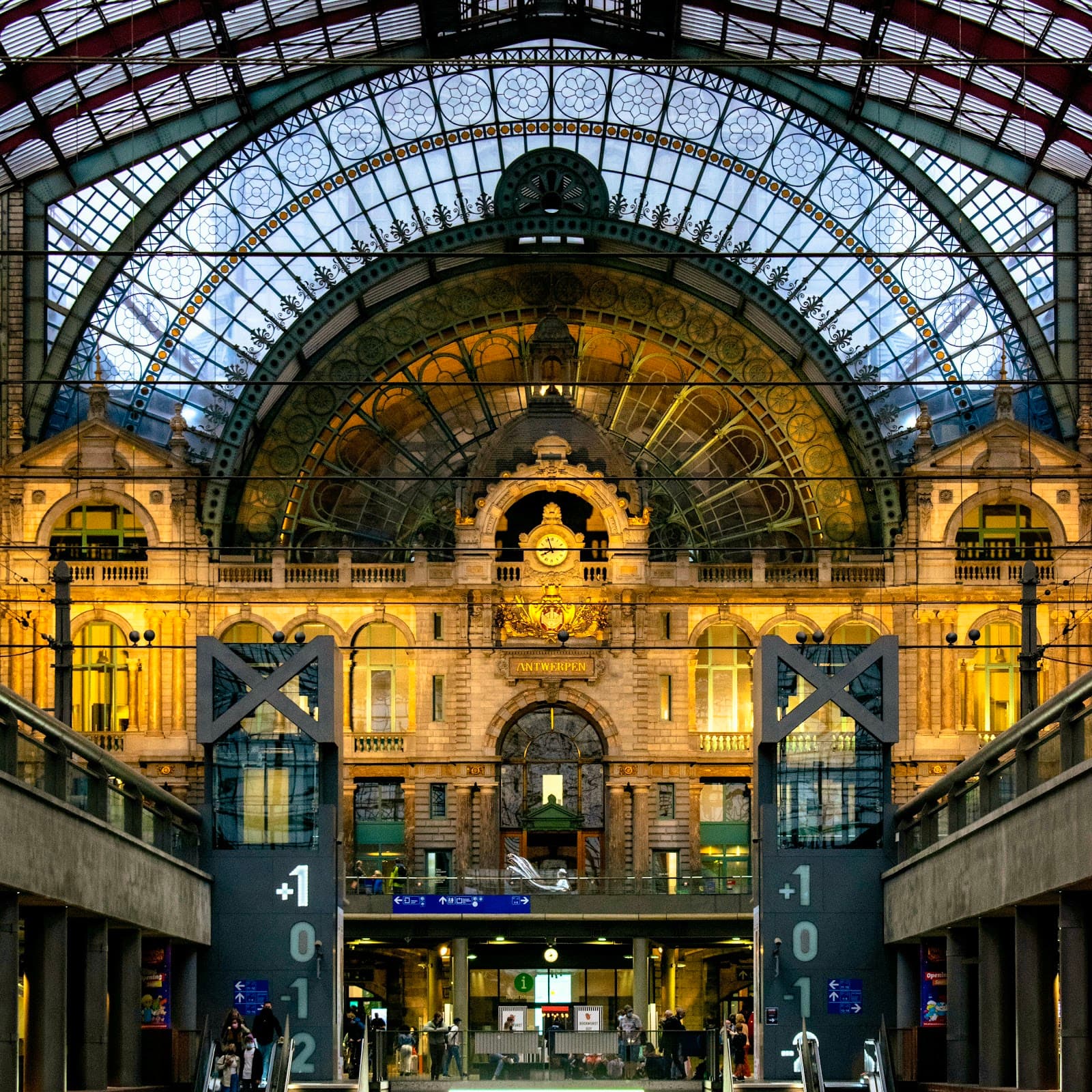 Antwerpen-Centraal - Image 1