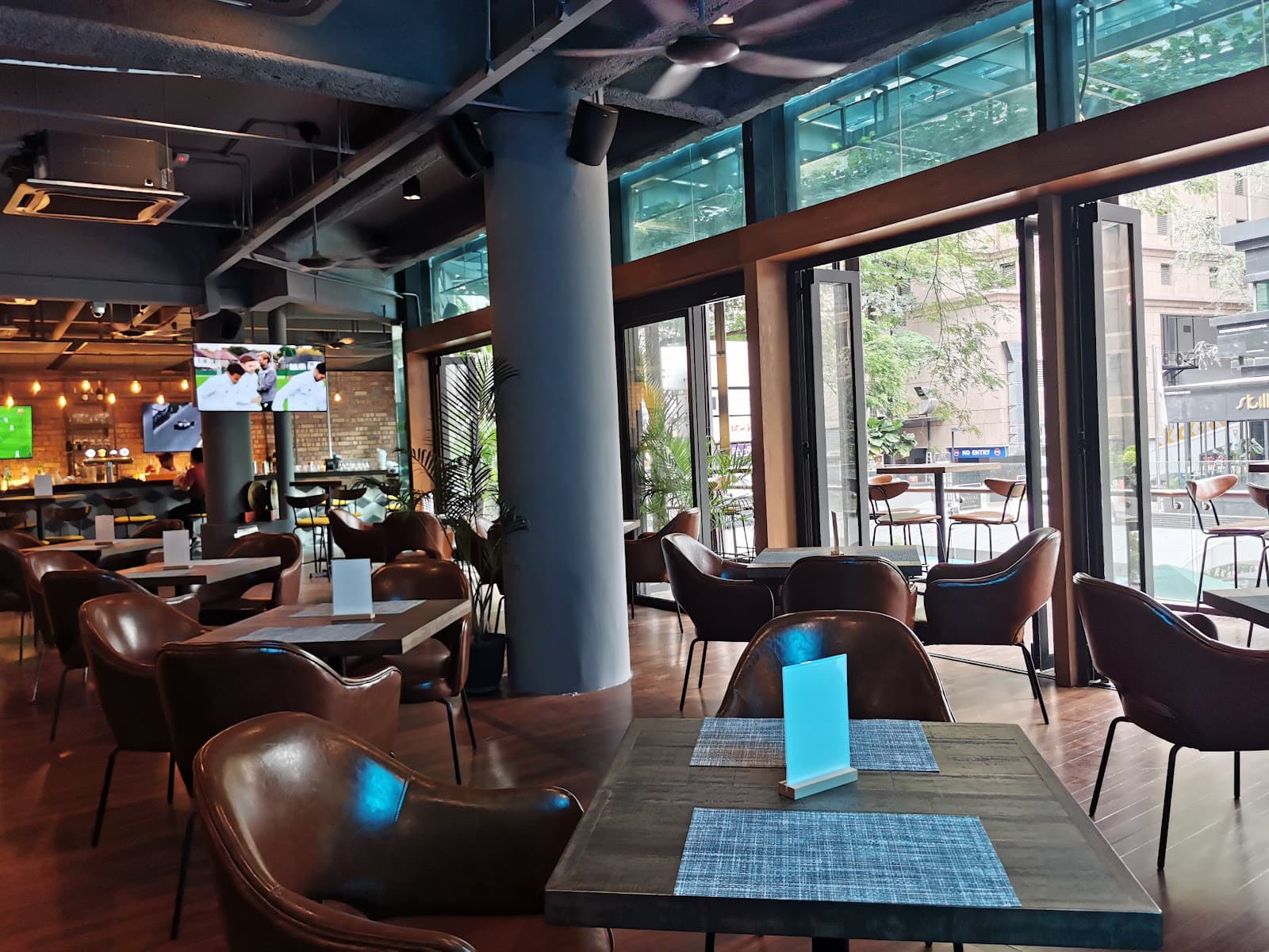 Dark Horse @ KLCC - Image 1