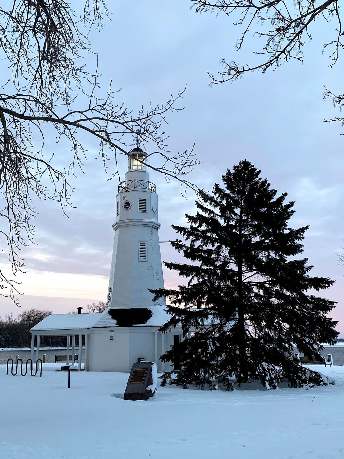 Kimberly Point Park & Lighthouse - Image 1