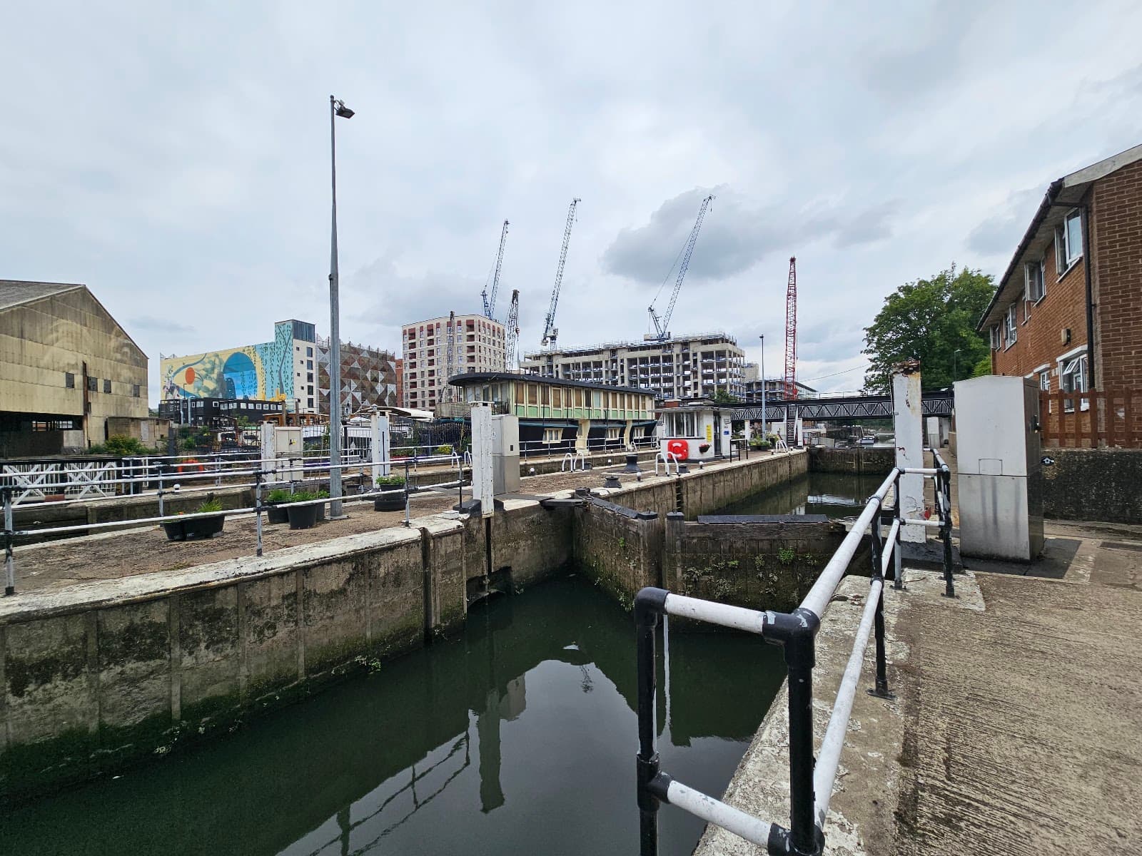 Thames Lock, Brentford - Image 1