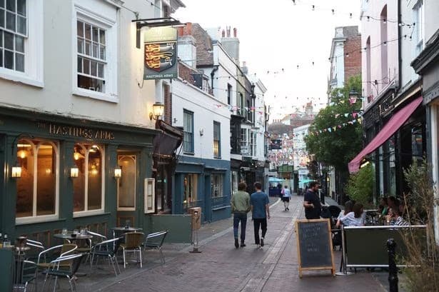 High Street Old Town - Image 1