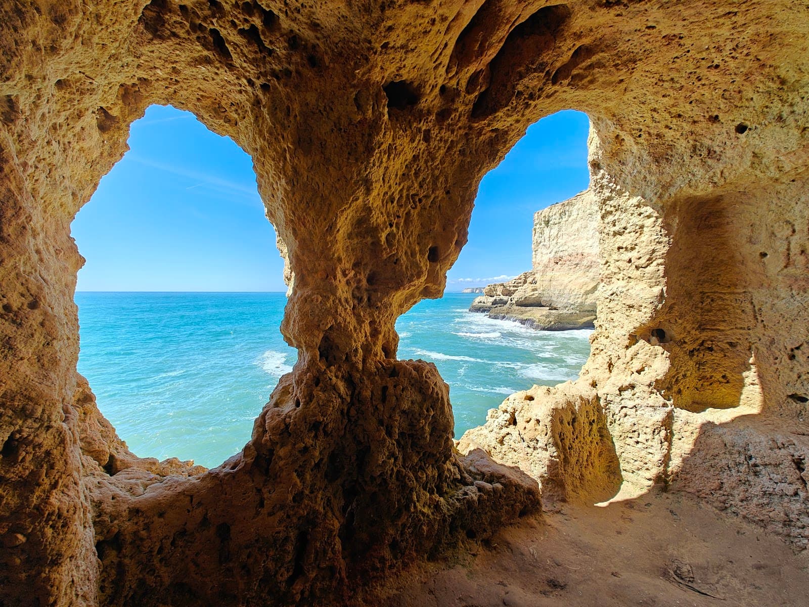 A Boneca Cave - Image 1