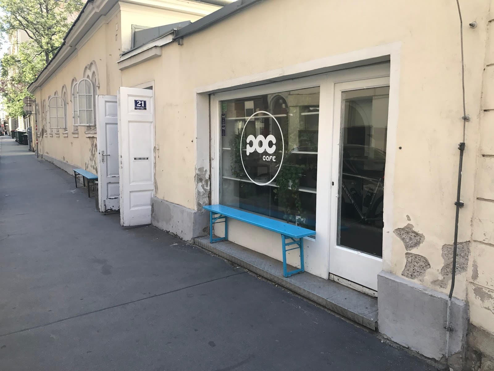 People and Coffein - Image 1