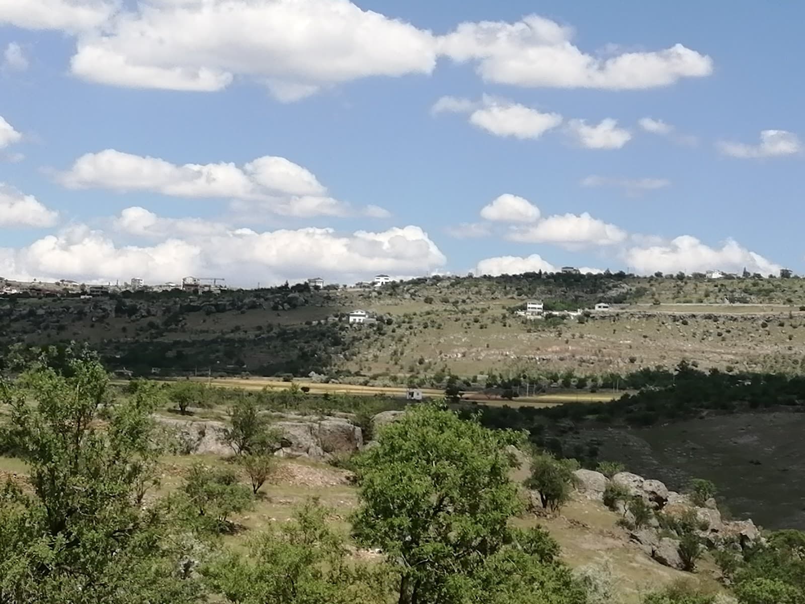 Derevenk Valley - Image 1