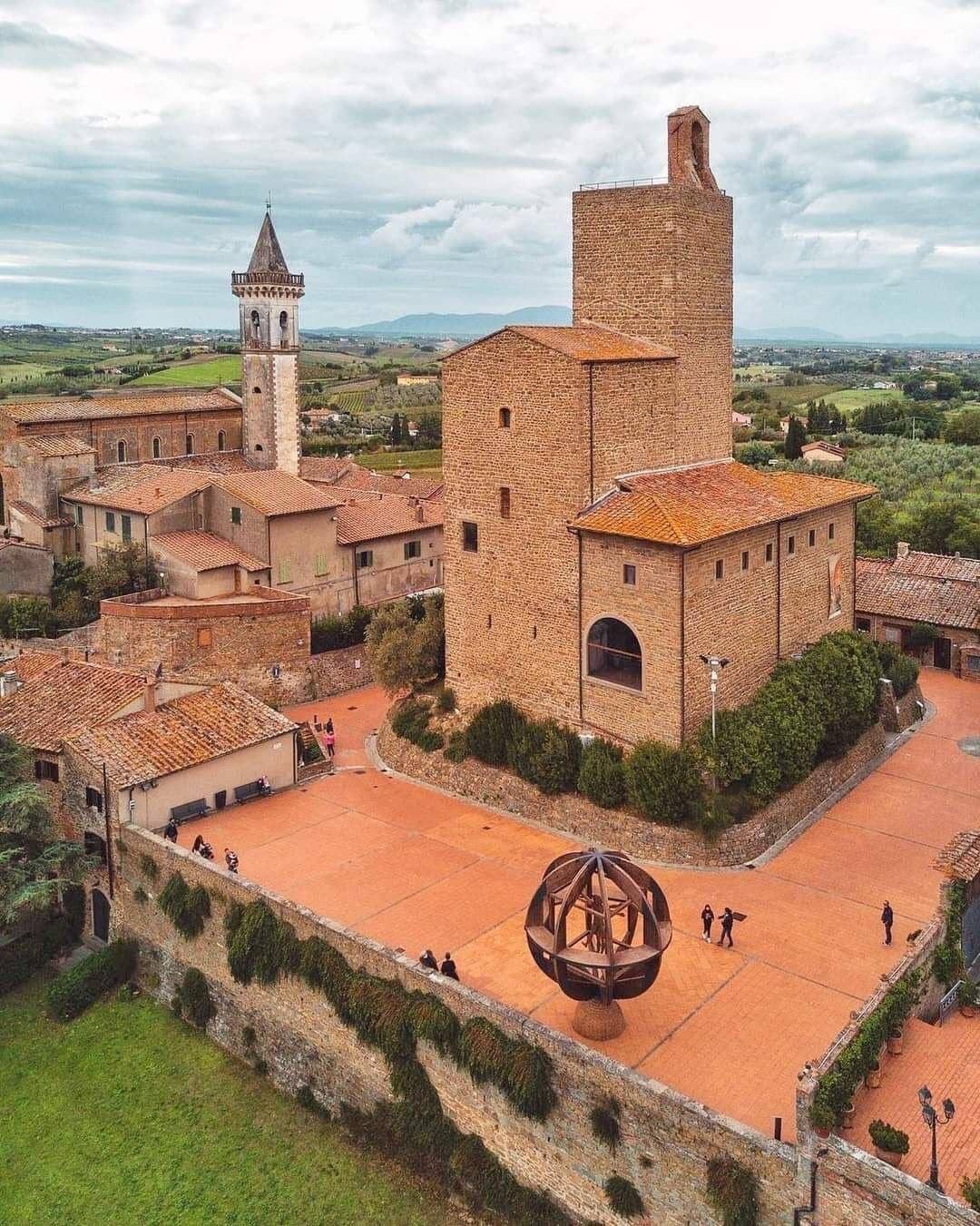 Vinci Village Charm