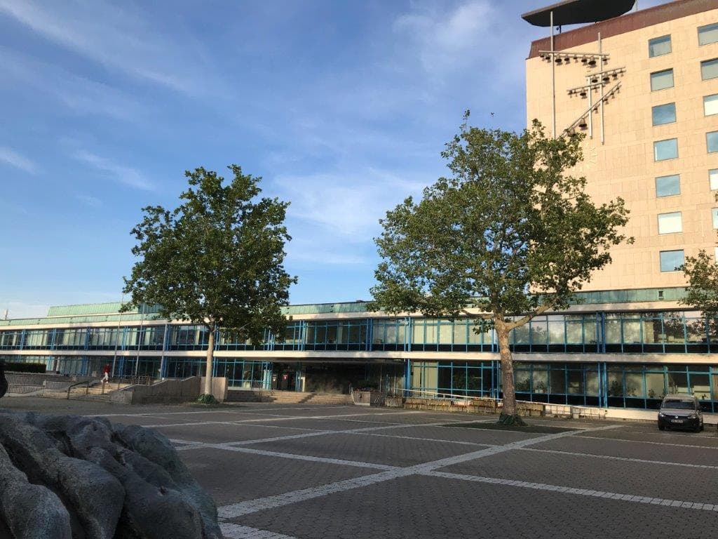 Rathausplatz Wolfsburg - Image 1