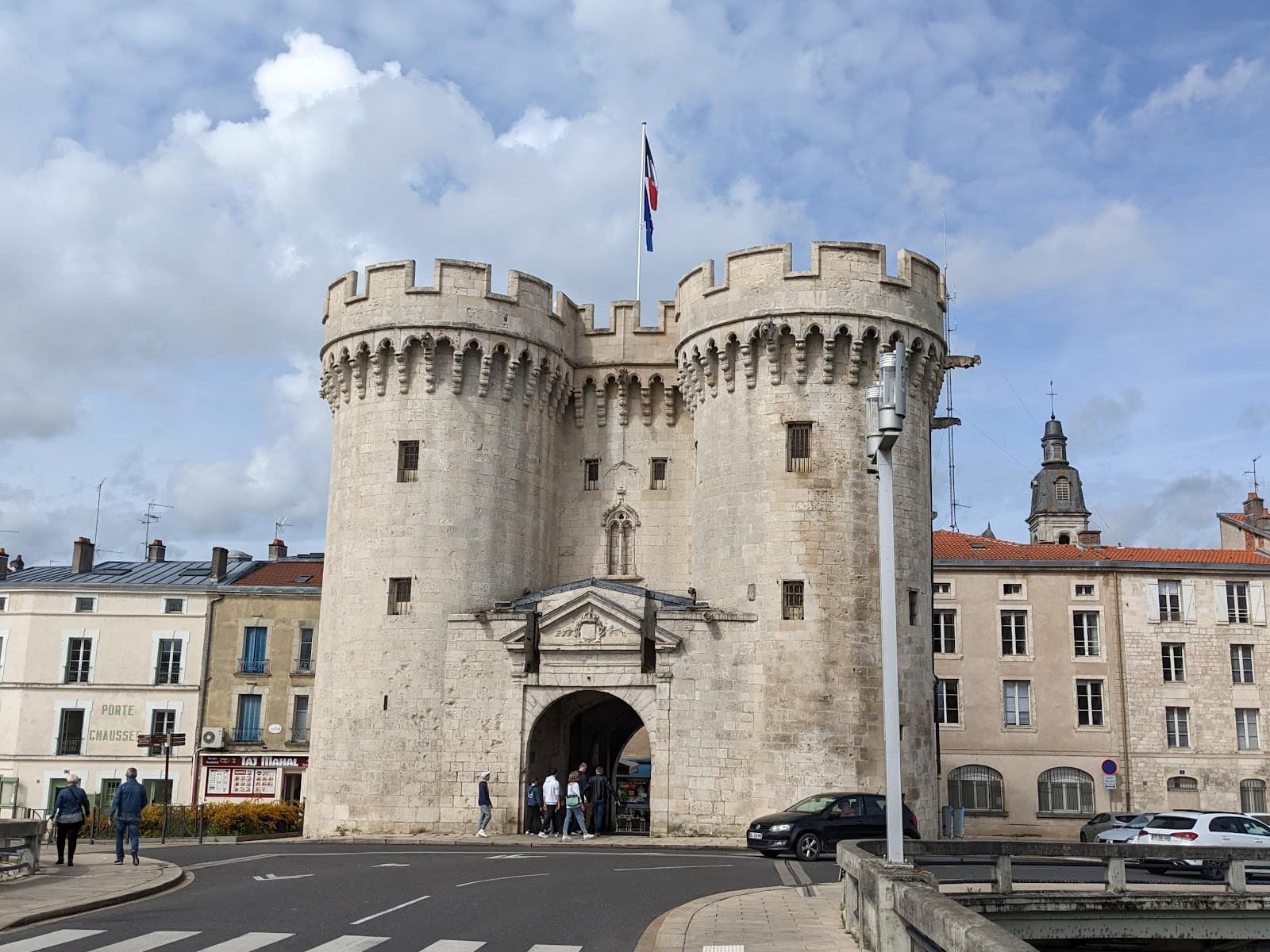 Porte Chaussée - Image 1