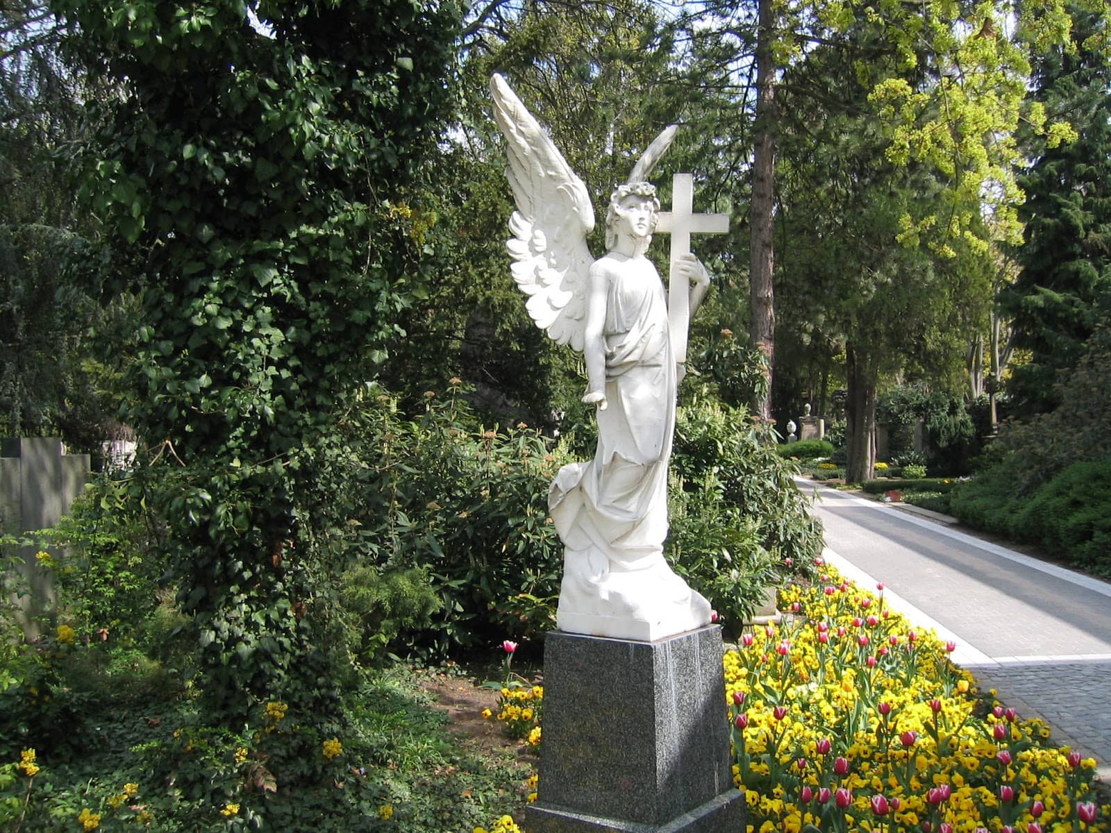 Architectural Tombs and Mausoleums