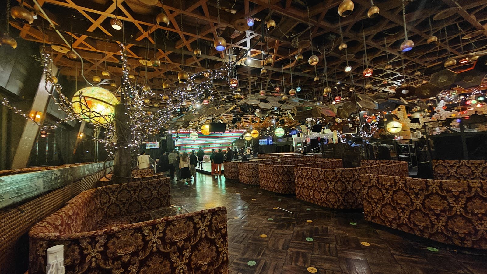 Misono Universe building - Image 1