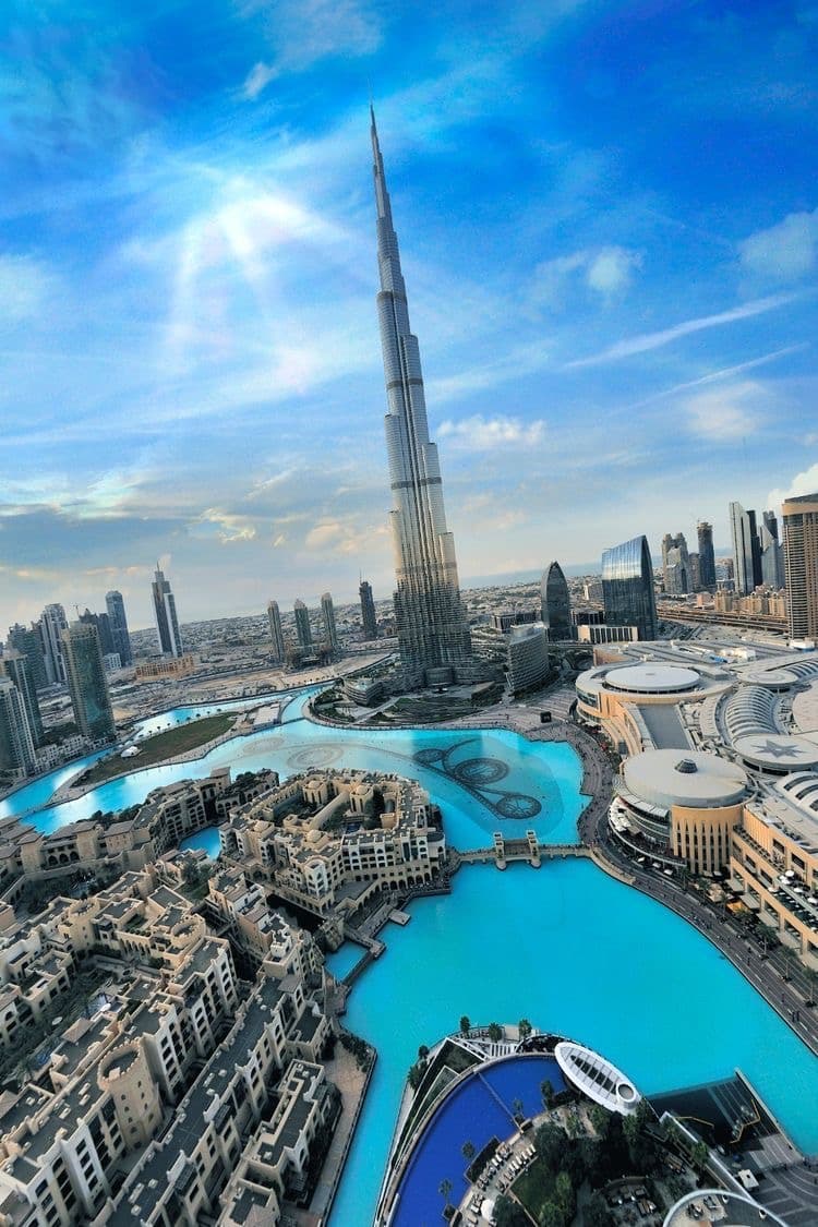 Dubai Fountain Boardwalk Viewing Terrace - Image 1