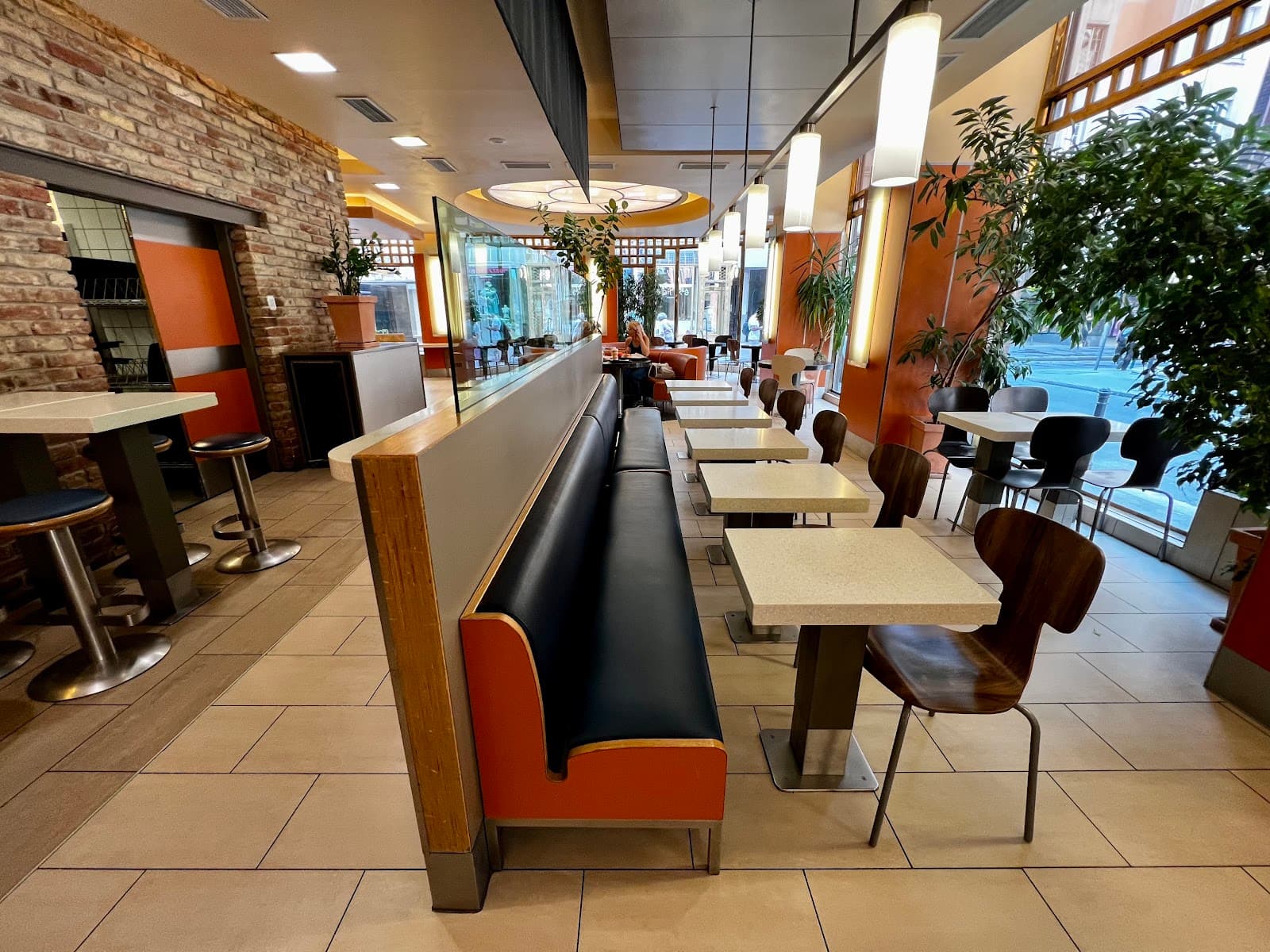 McDonald's (Vörösmarty tér) - Image 1