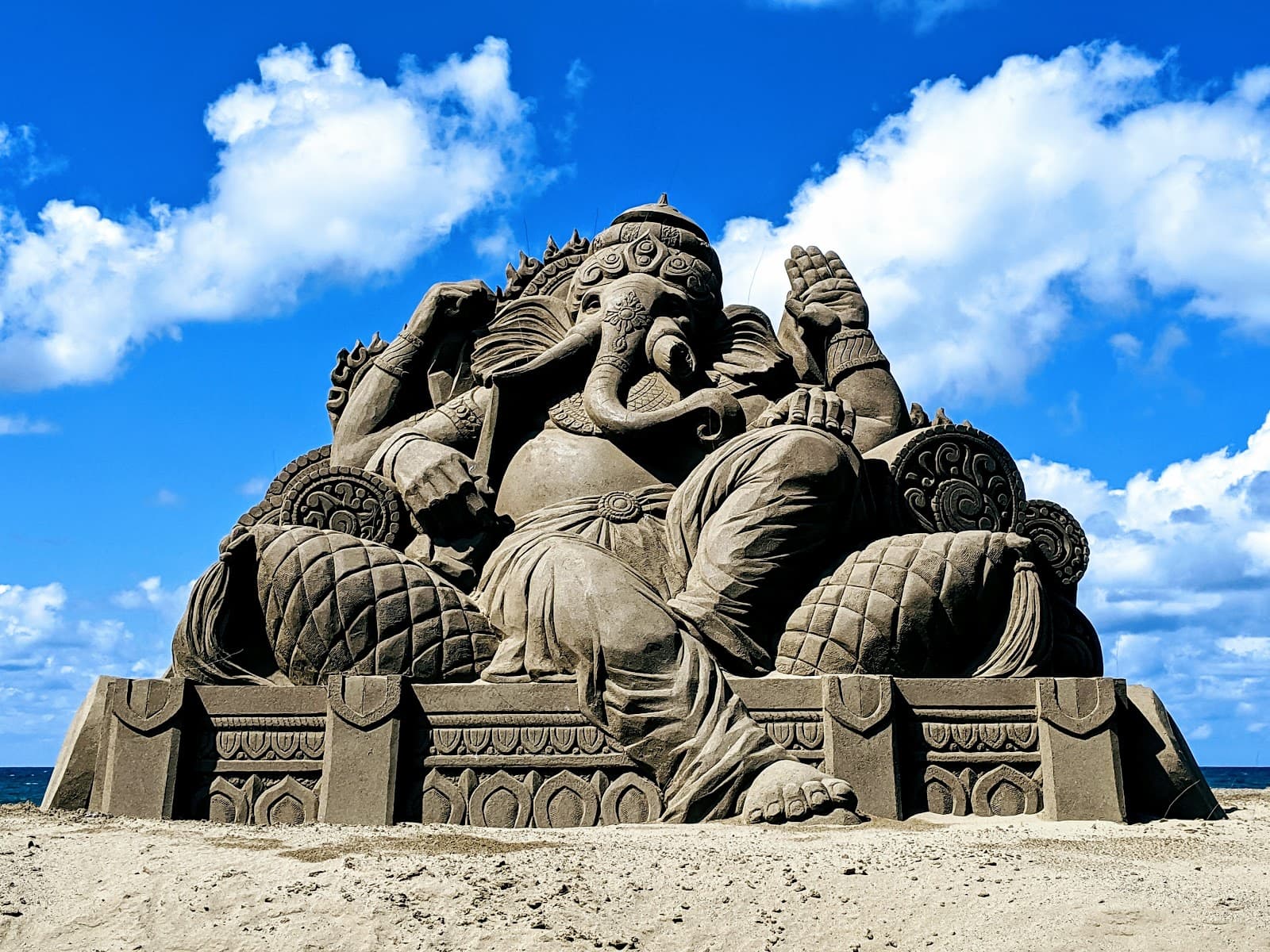 Katawagahama Beach - Image 1