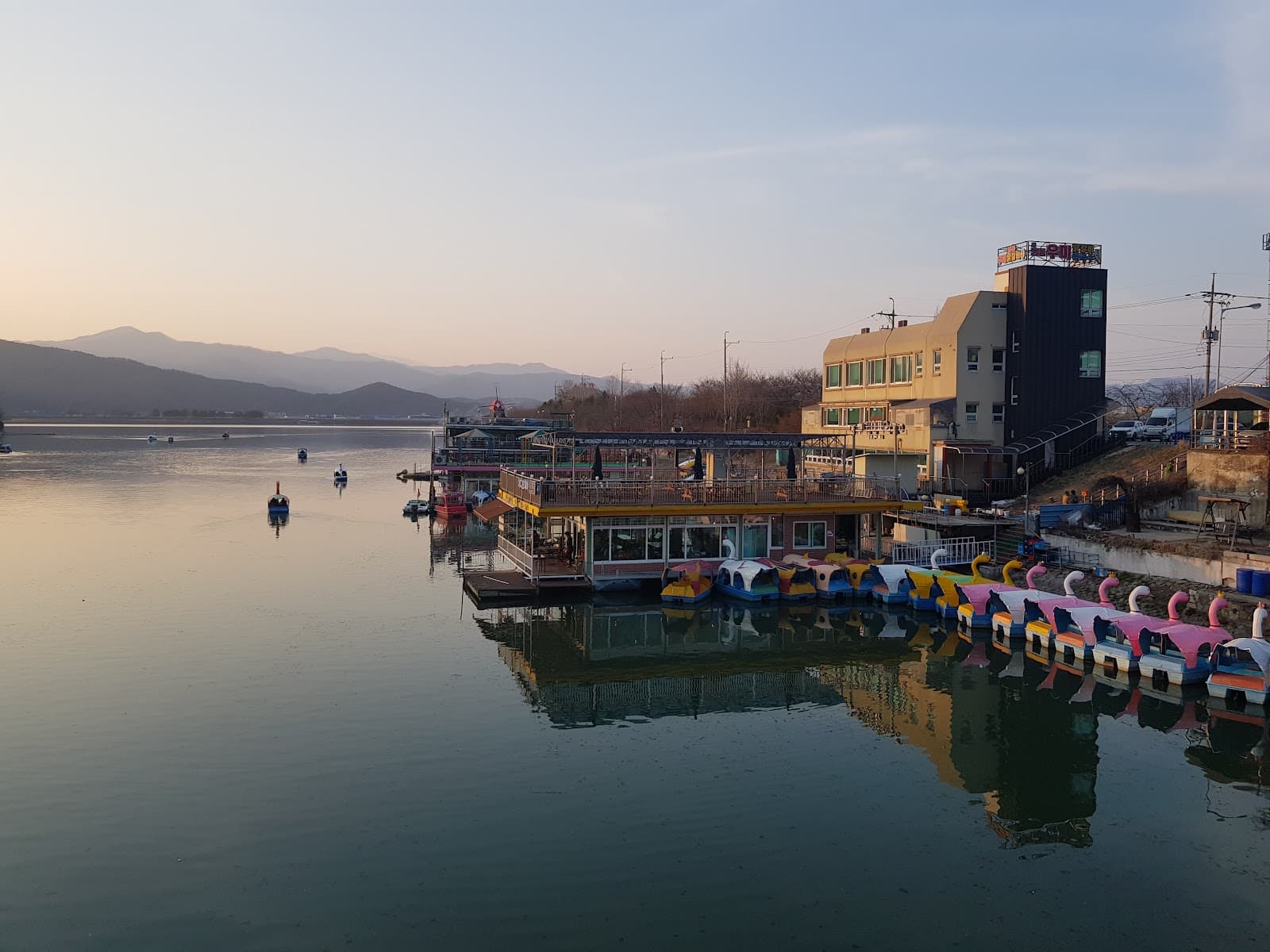 Uiam Lake - Image 1