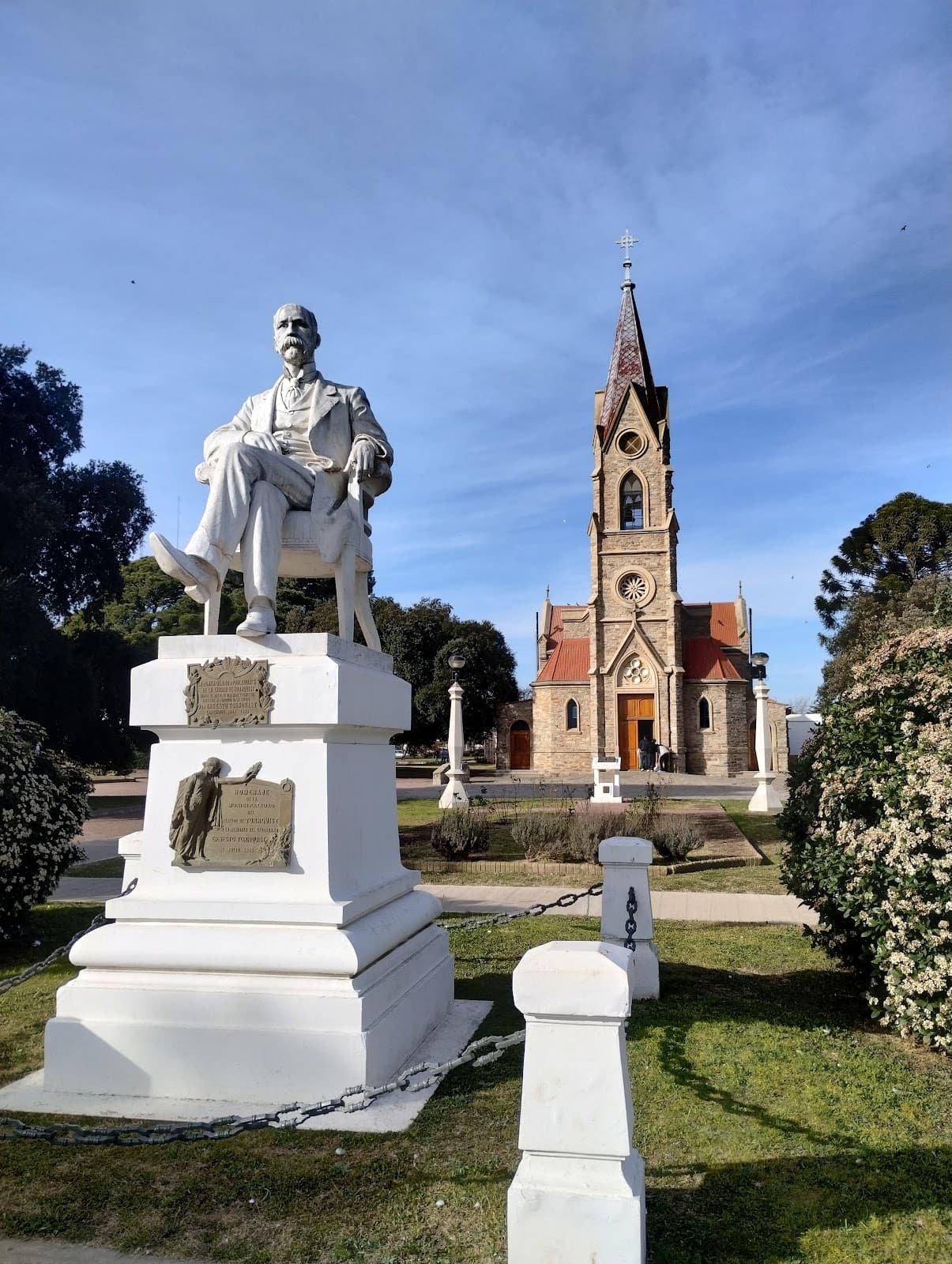Plaza Ernesto Tornquist & Church - Image 1