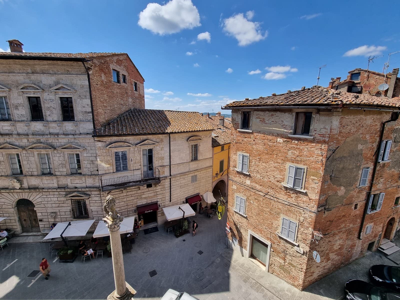 Piazza Savonarola and Marzocco Column - Image 1