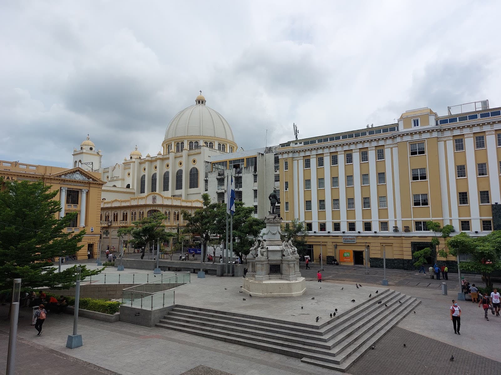 Plaza Morazán - Image 1