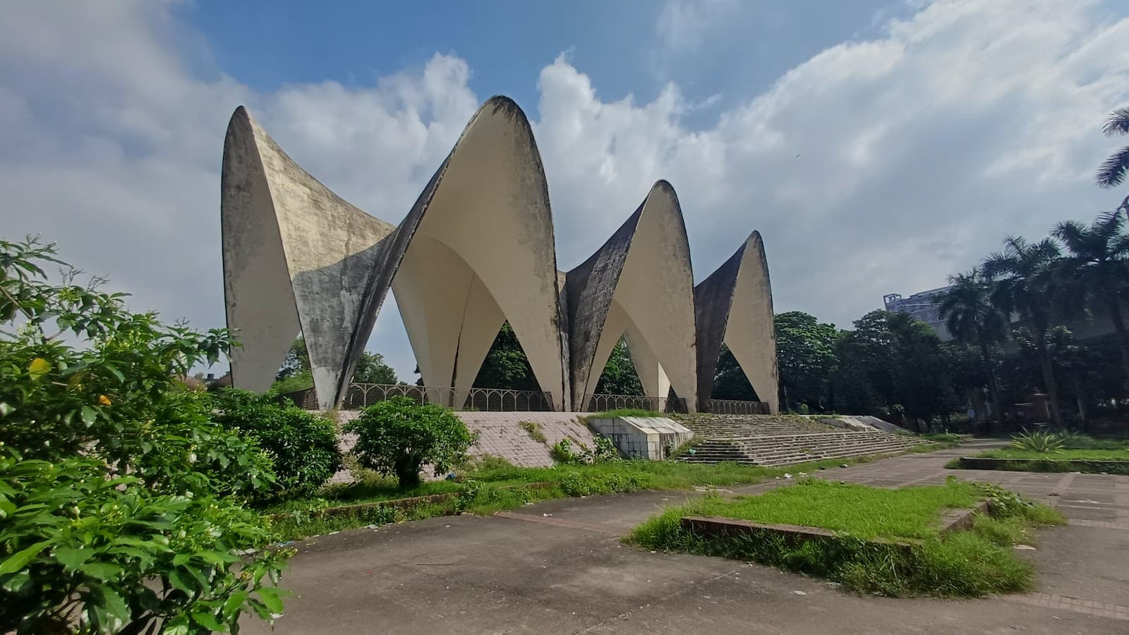 Mausoleum of Three Leaders Dhaka - Image 1