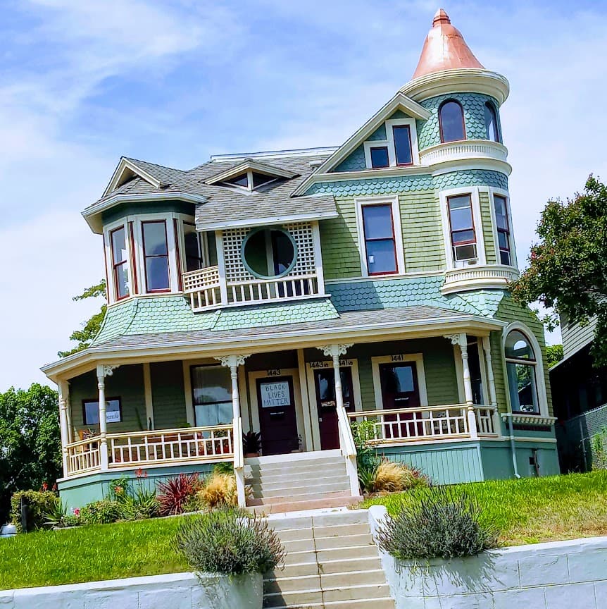 Carroll Avenue - Image 1