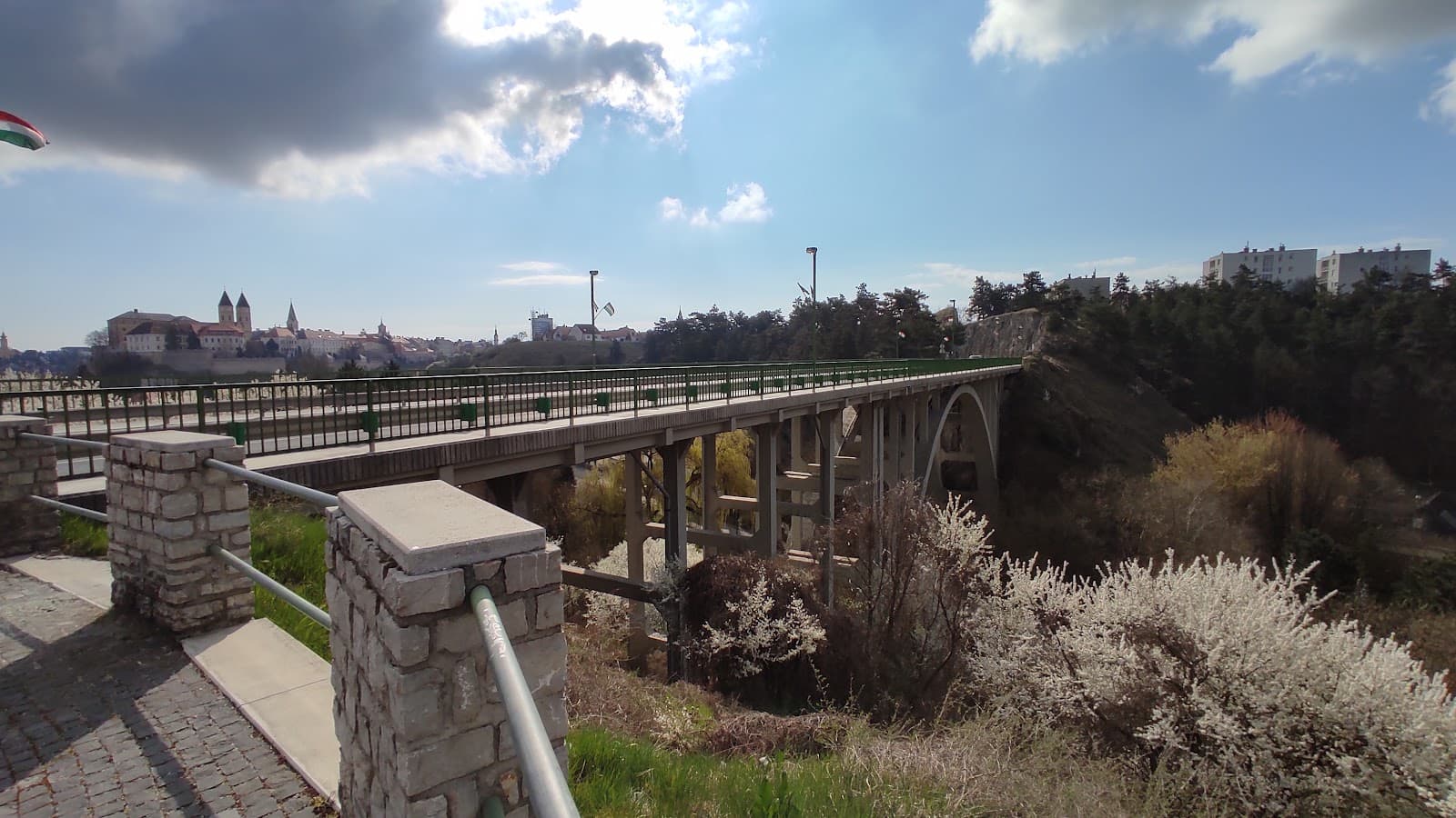 Viaduct Lookout - Image 1