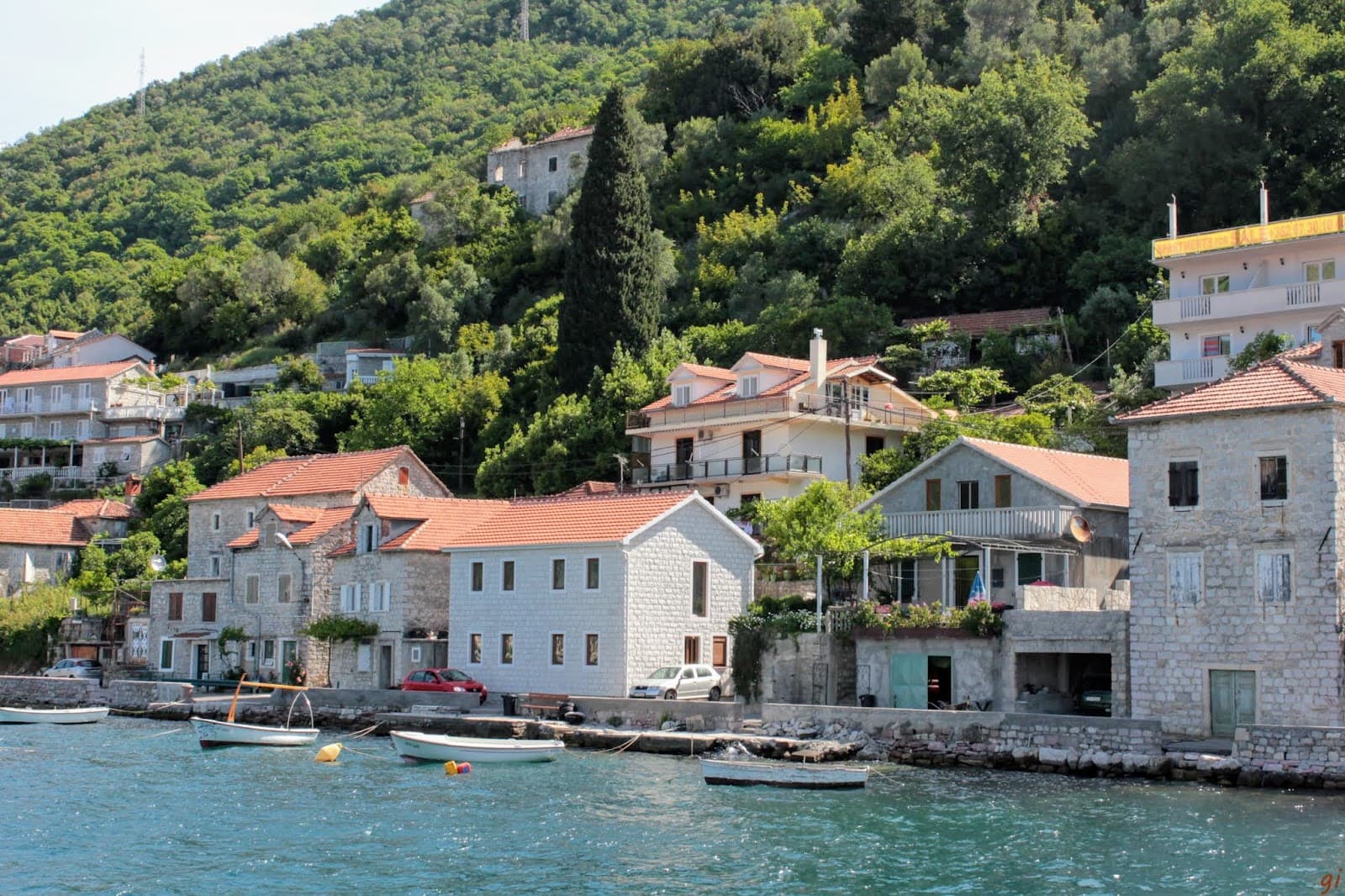 Donja Lastva waterfront - Image 1
