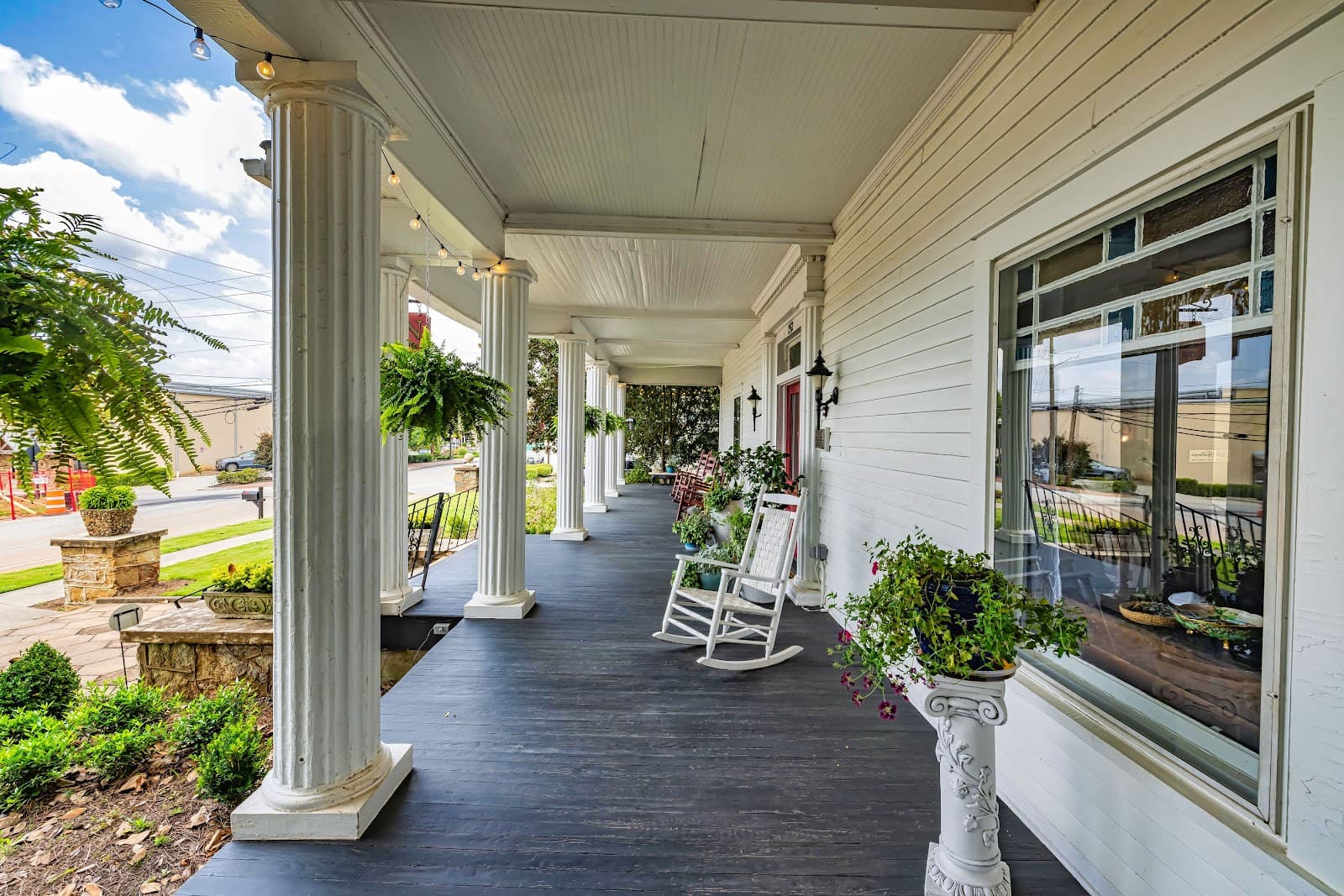 The Veranda Historic Inn (historic house) - Image 1