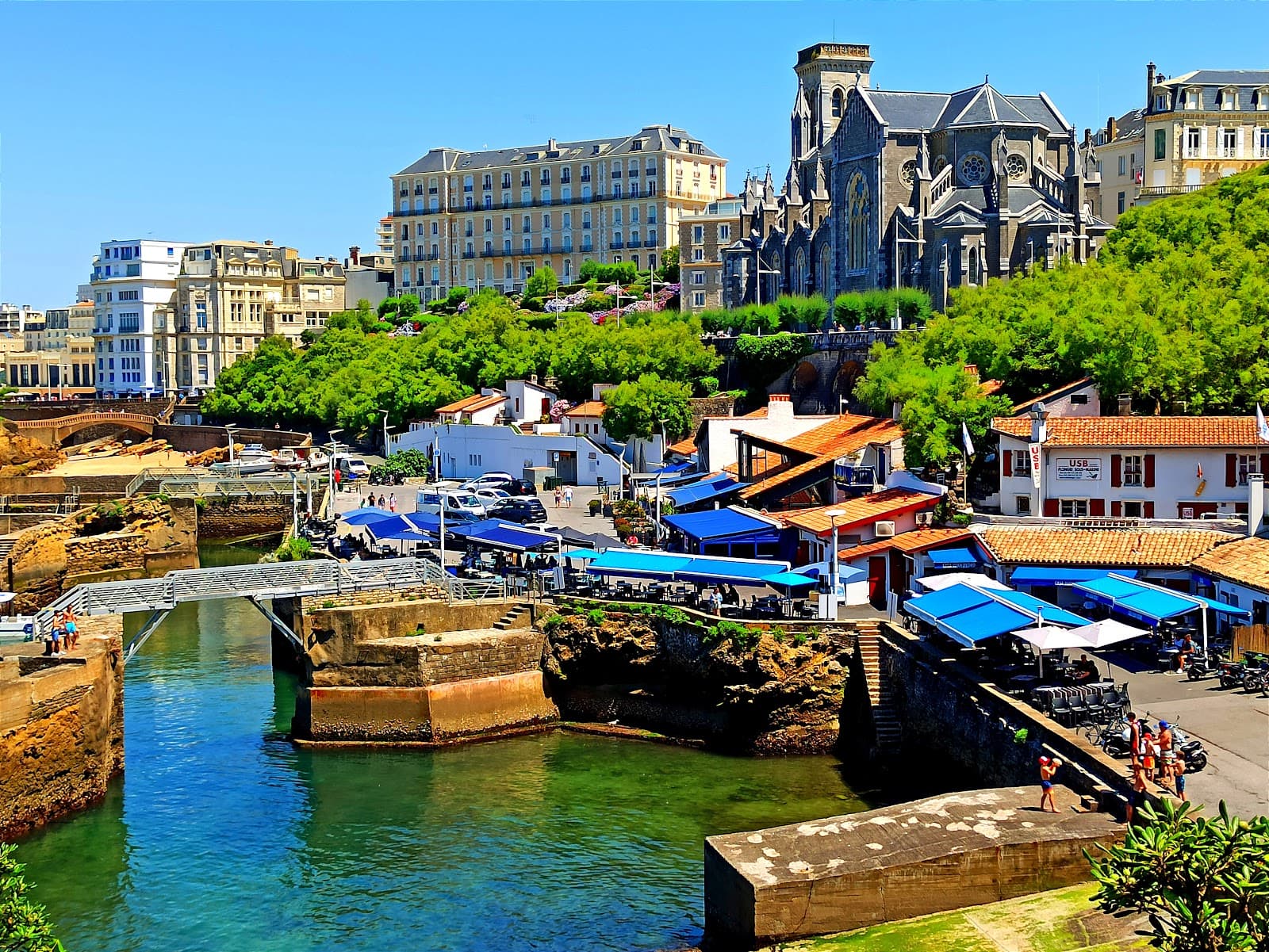 Port-Vieux Quarter - Image 1