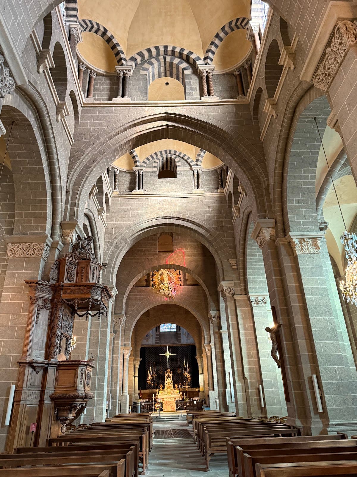 Cathédrale Notre-Dame du Puy Le Puy-en-Velay - Image 1