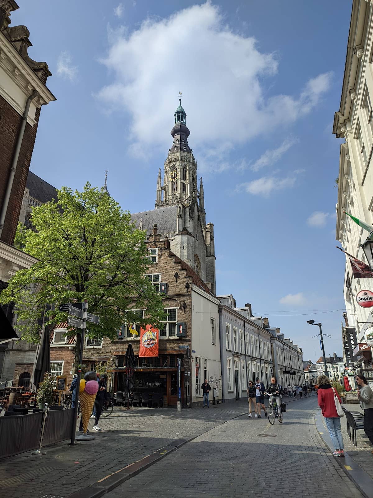Local Cafes & Restaurants
