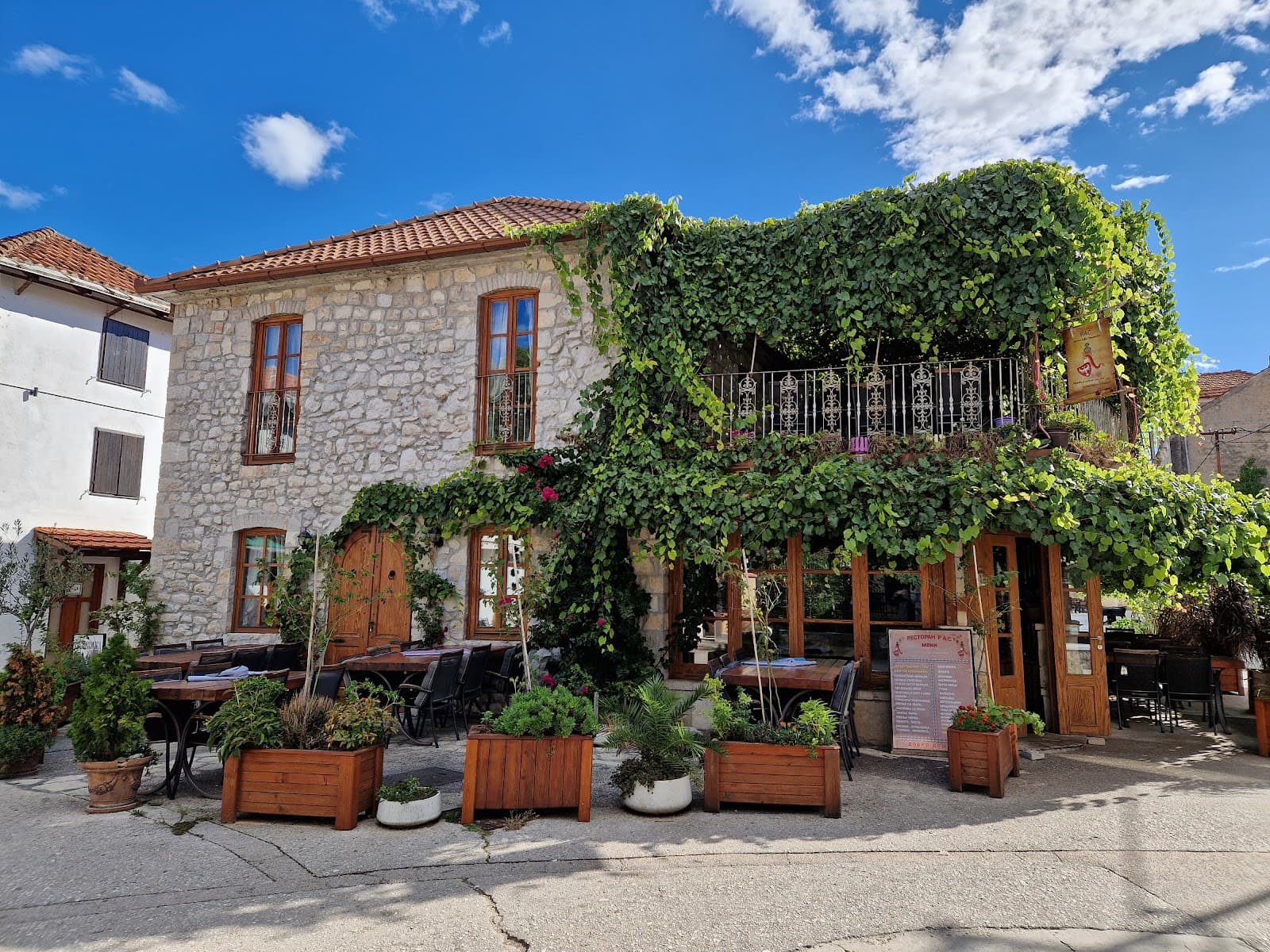Old Town (Stari Grad – Kastel) - Image 1