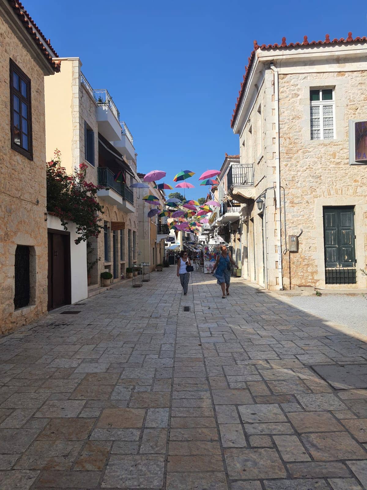 Charming Cafes & Tavernas