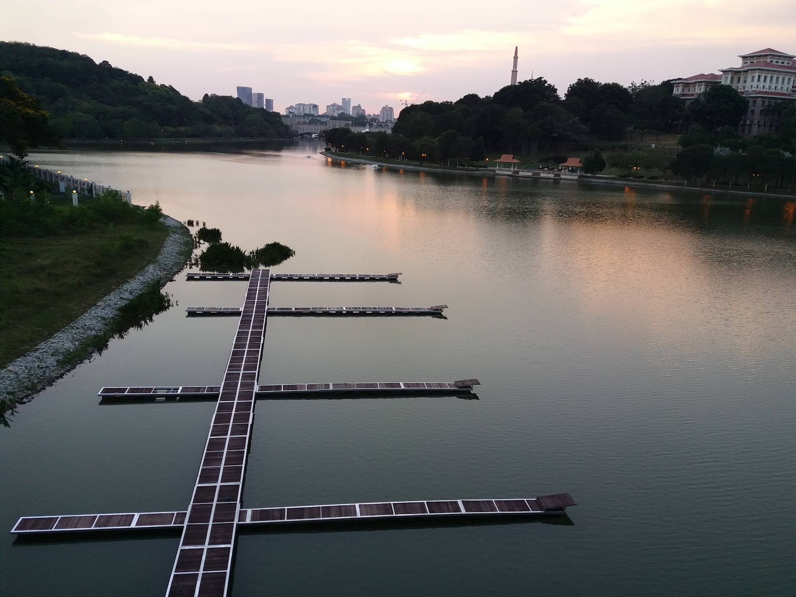 Lakeside Jogging Path
