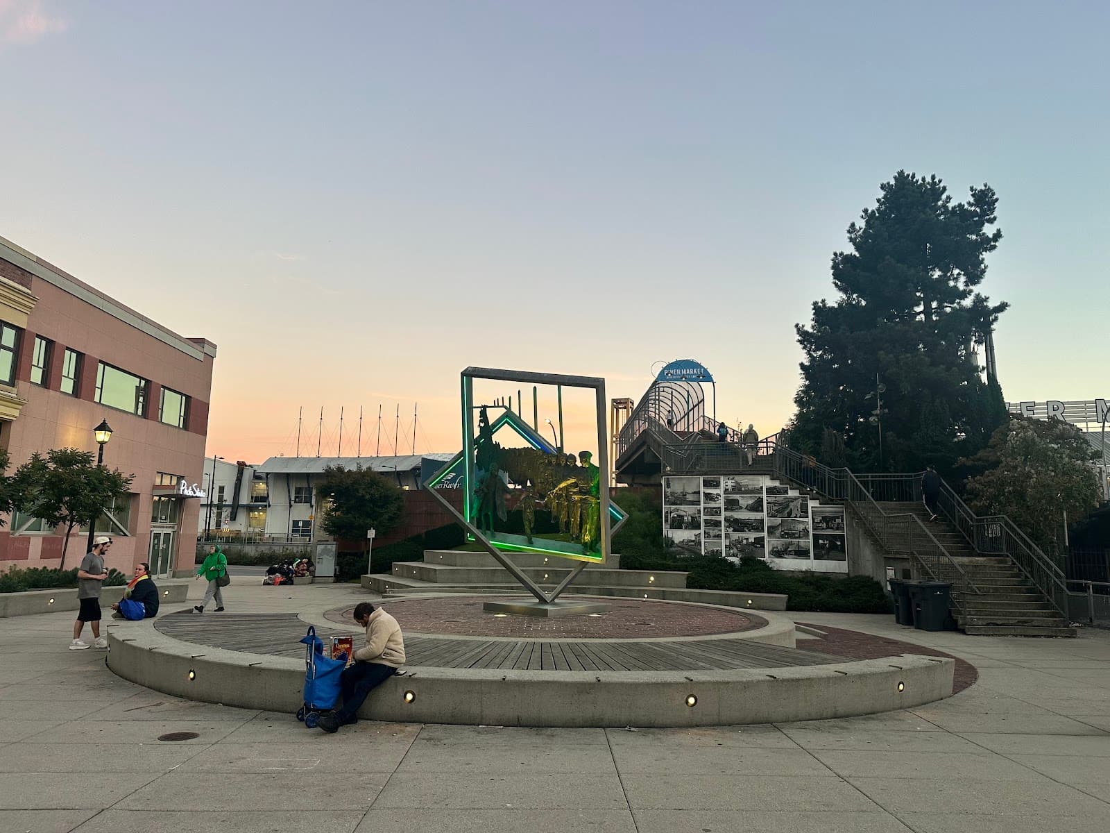 Hyack Square - Image 1