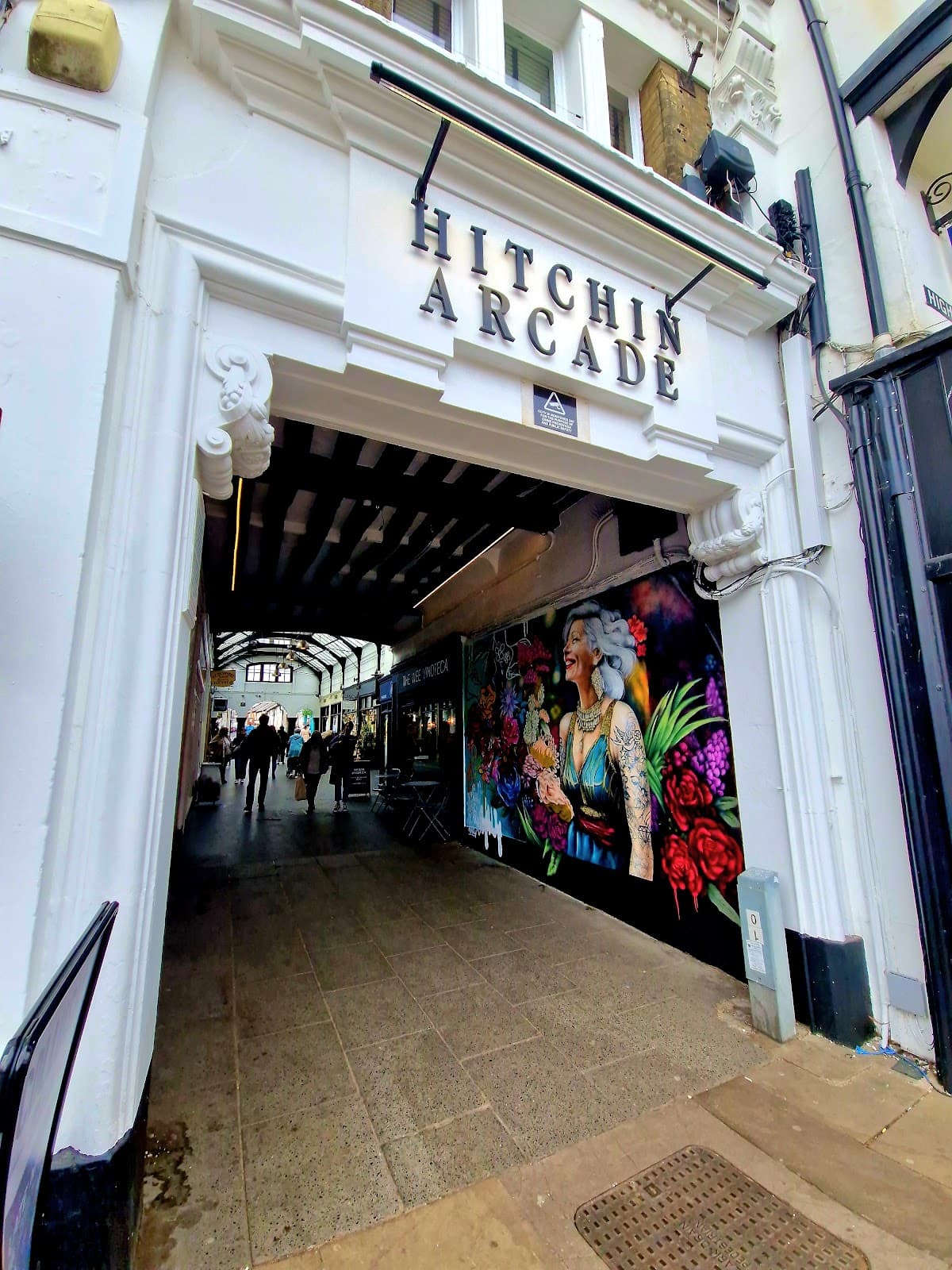 Hitchin Arcade - Image 1