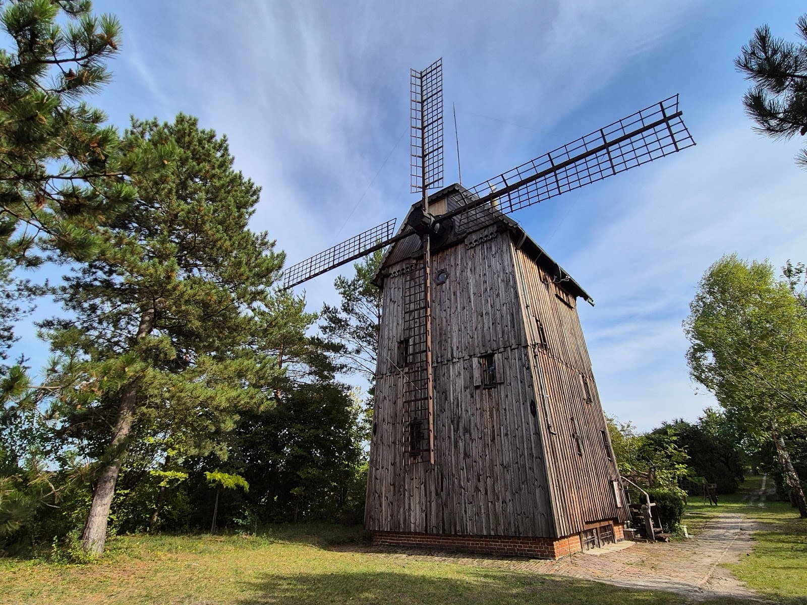 Mięćmierz Village & Windmill - Image 1