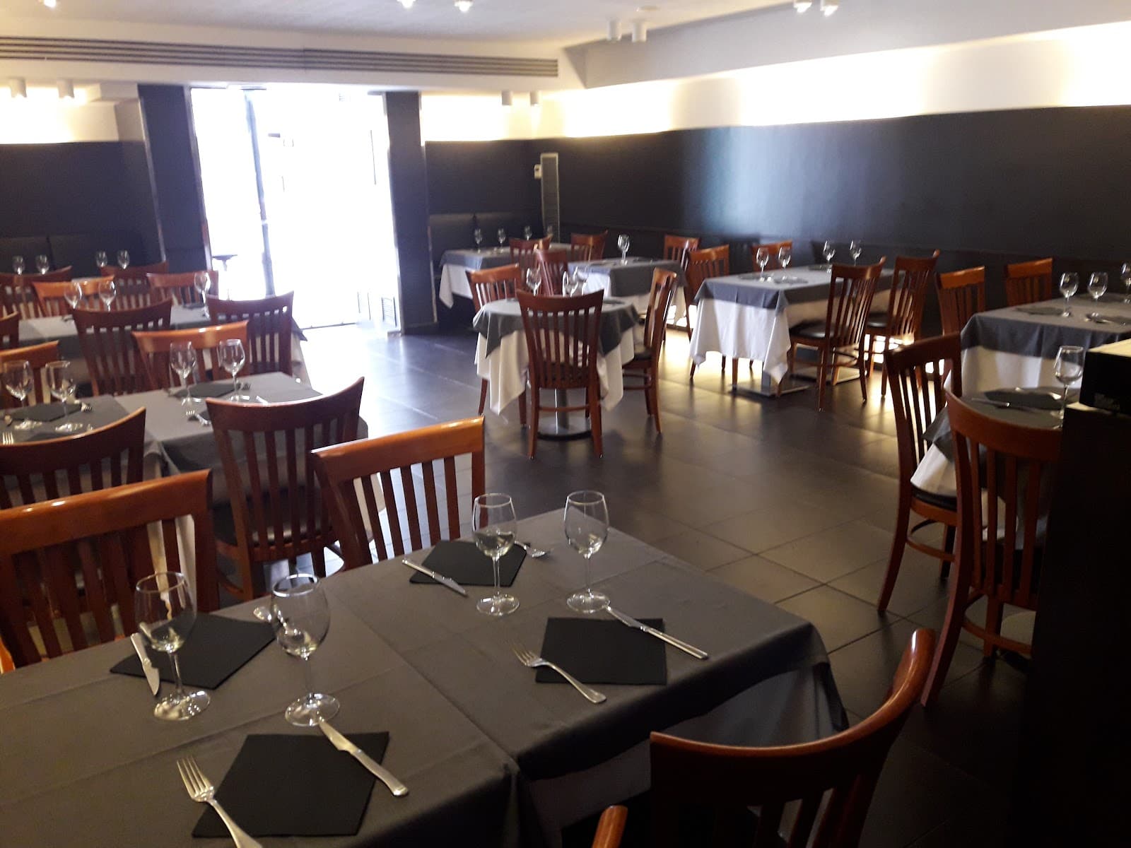 Centre Vila - Image 1