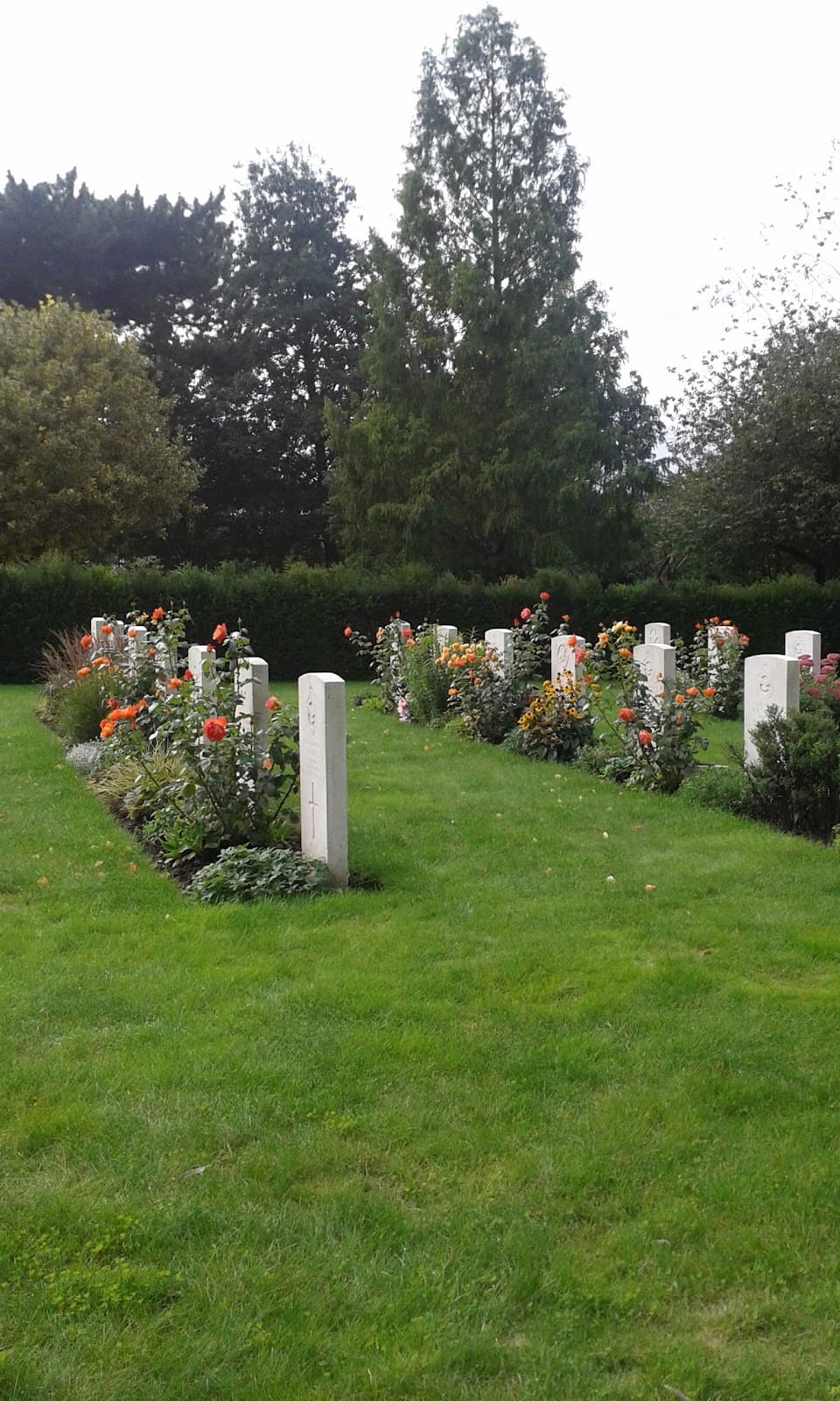 Faversham Cemetery 1916 Explosion Memorial - Image 1