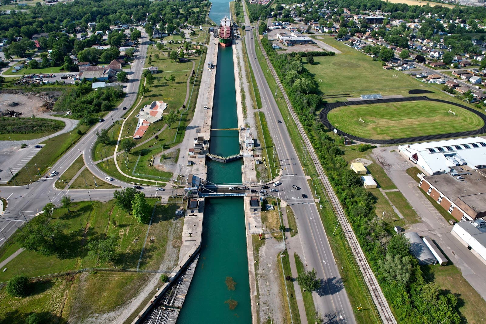 Welland Canal Lock 8 Park (day trip) - Image 1