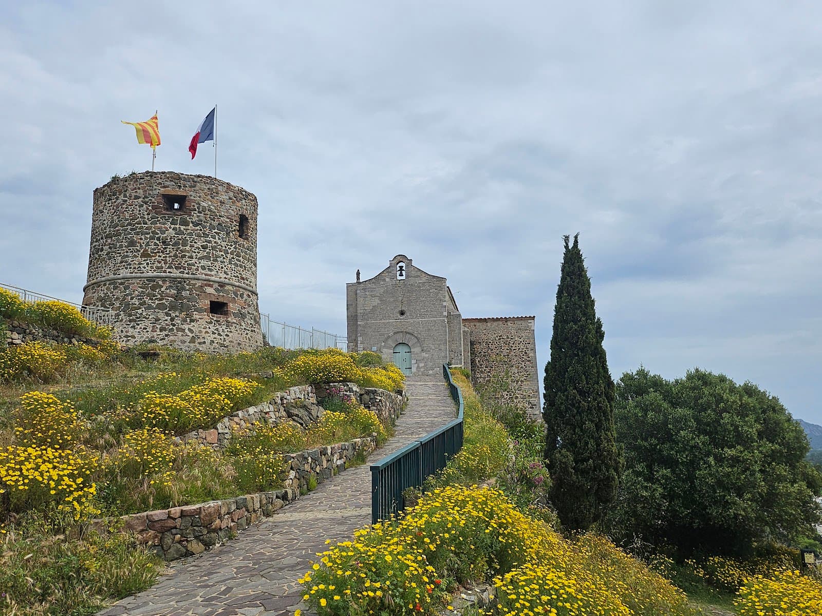 La Garde Old Town - Image 1