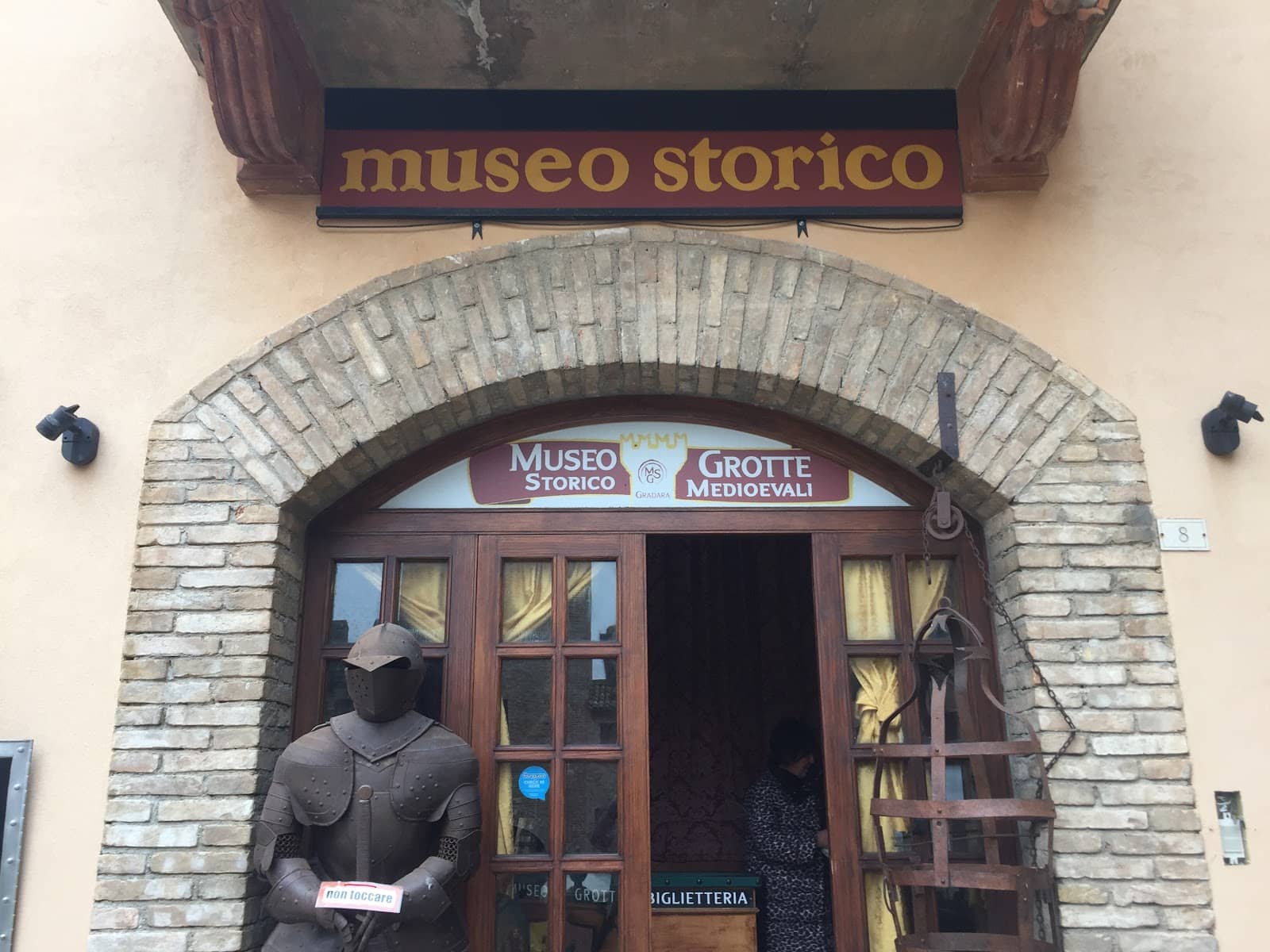 Daily Life and War Machines